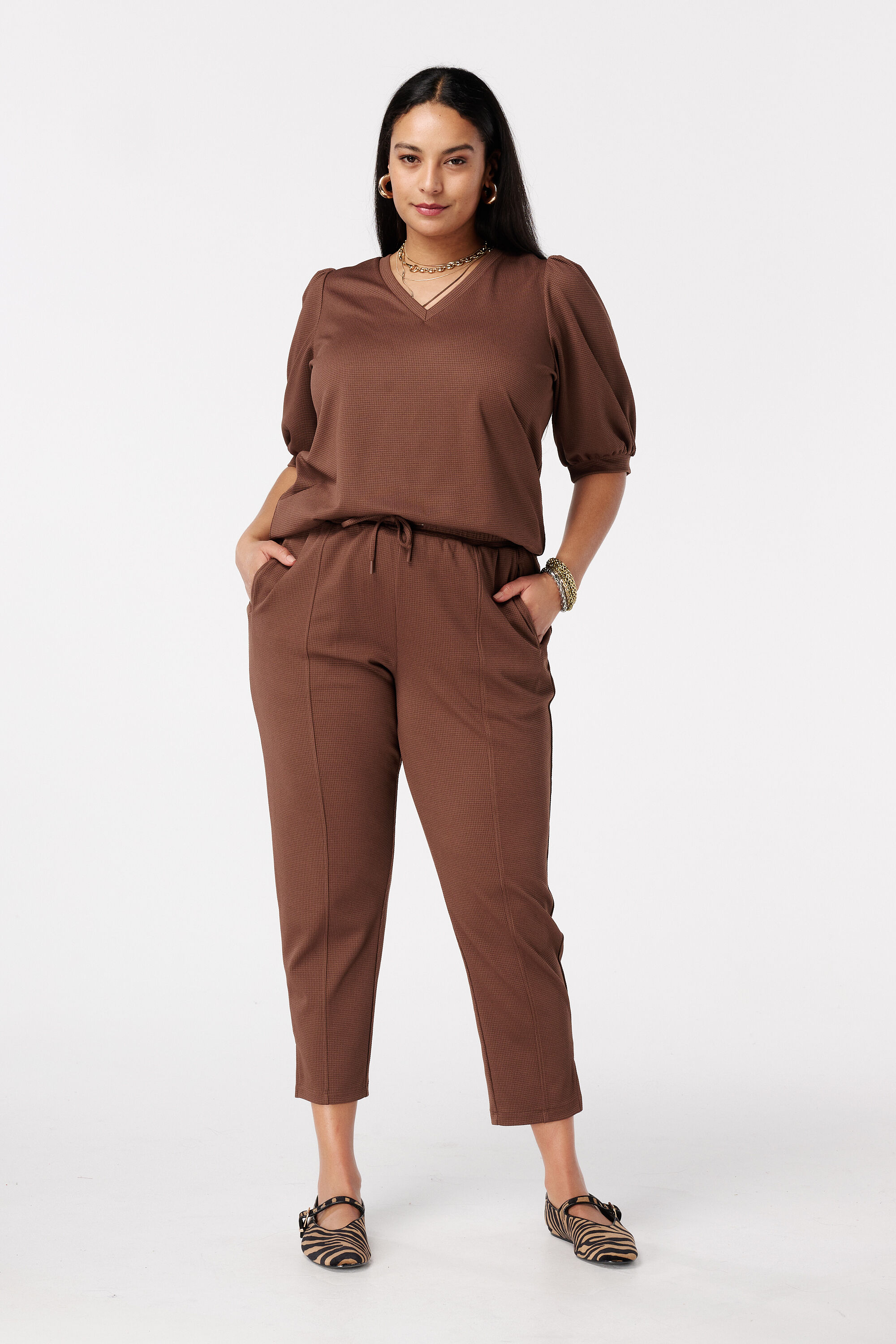 Pantalones con cord&oacute;n ajustable