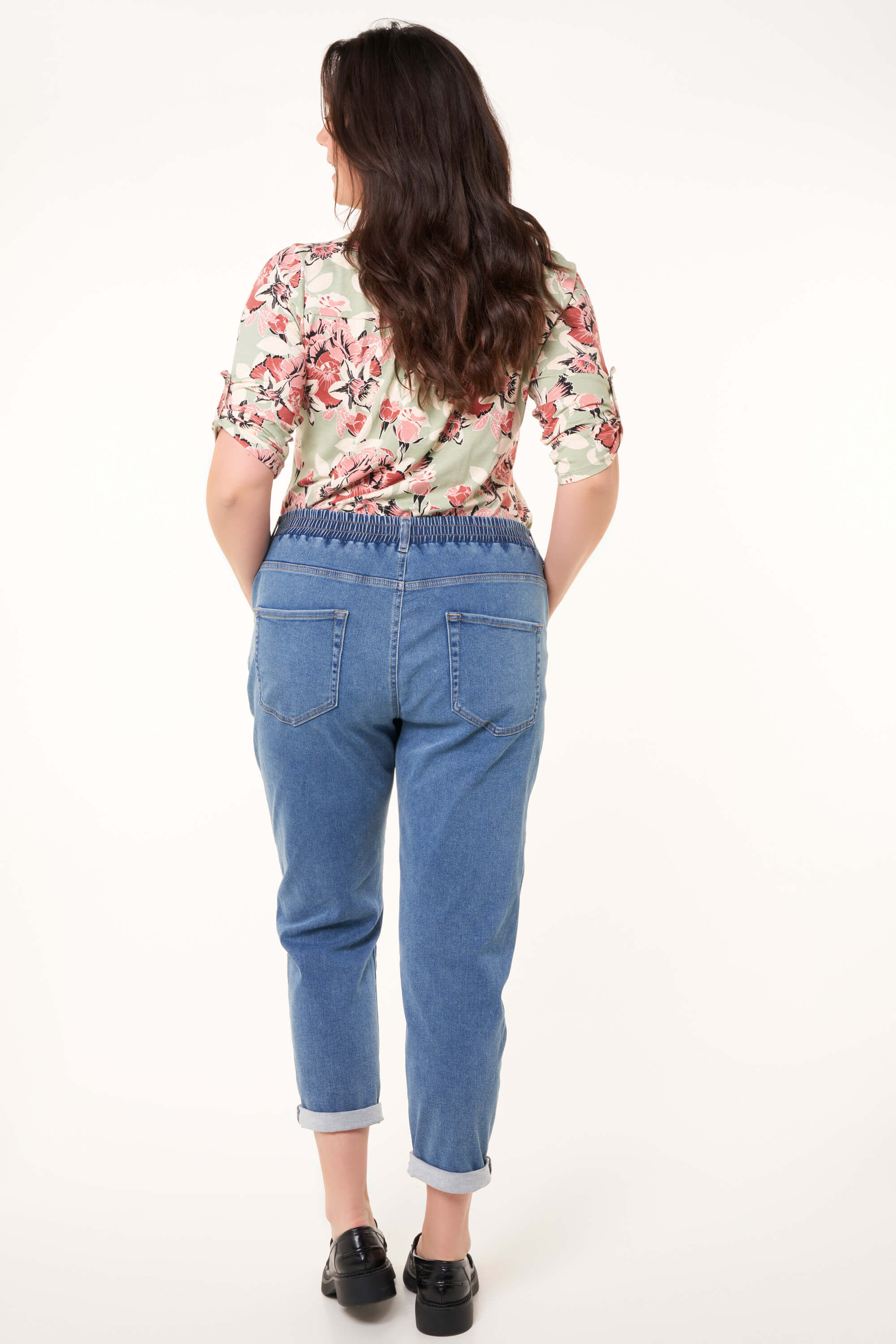 Pantalones jogger de denim image number 3