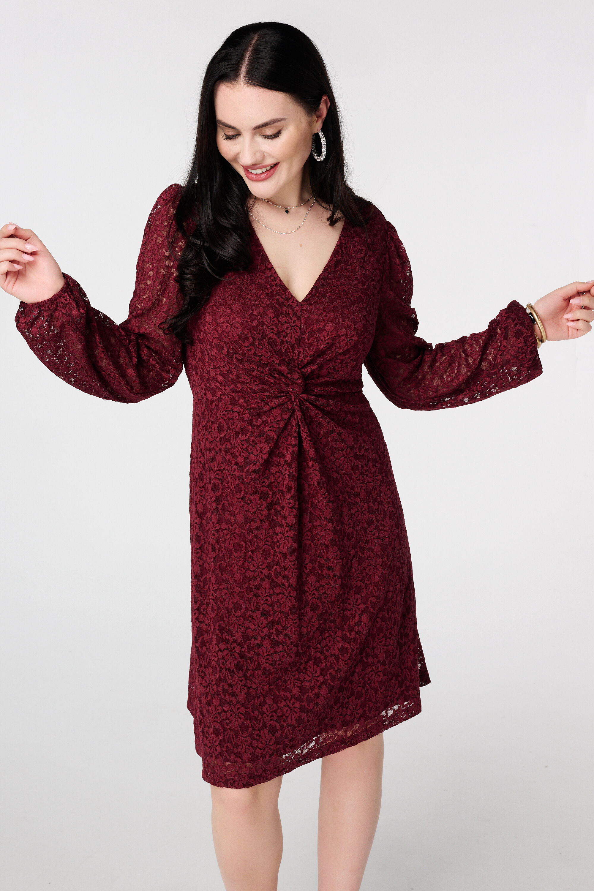 Vestido de encaje con detalle de botones image number 5