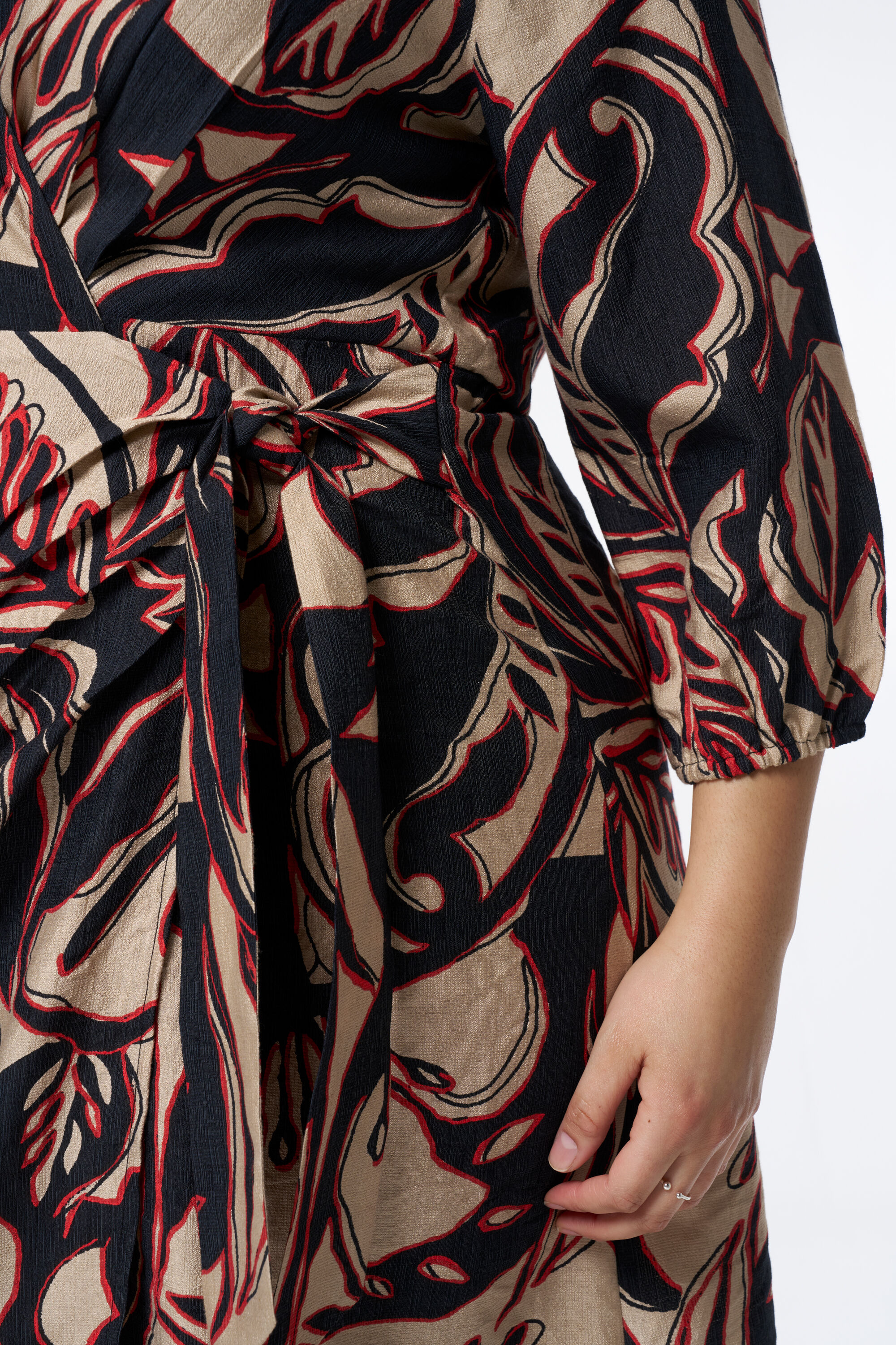 Vestido estampado con cuello image number 4