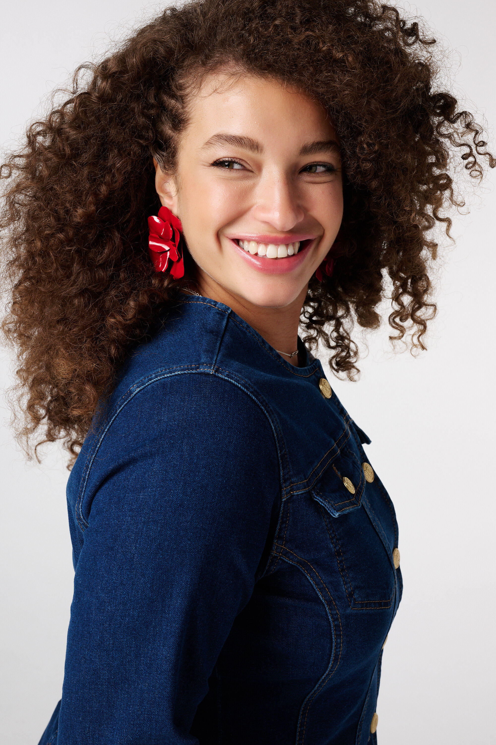 Chaqueta vaquera ajustada image number 4