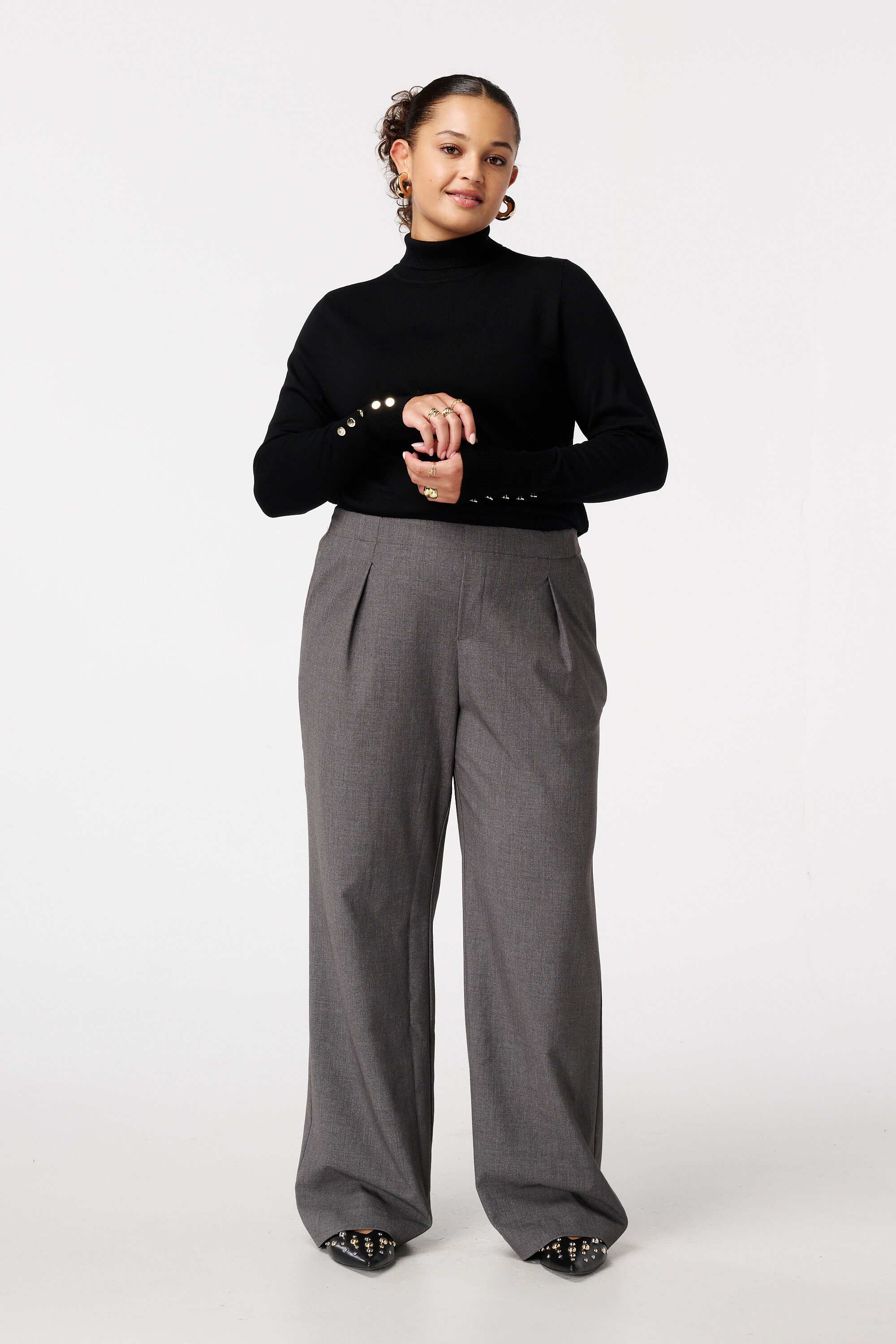 Jersey con cuello alto y botones decorativos image number 5