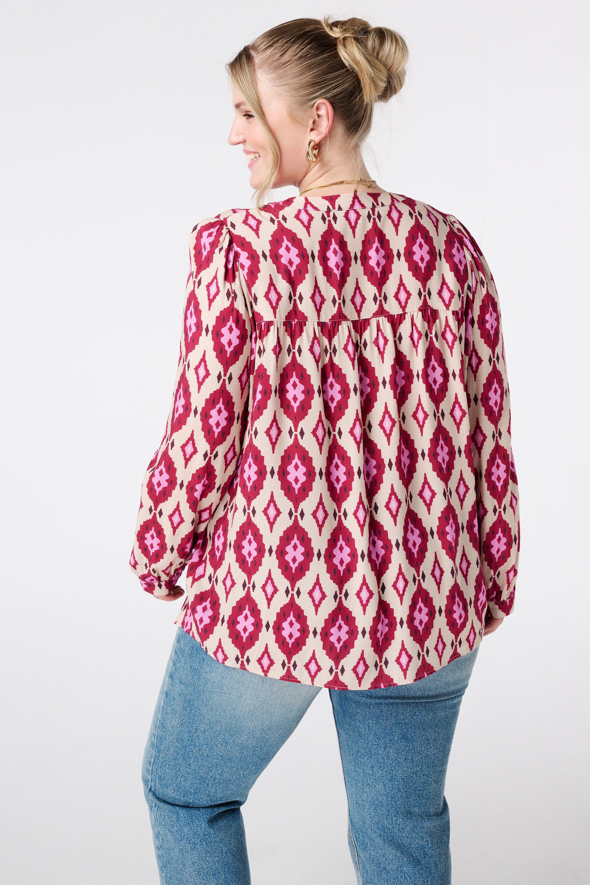 Blusa con estampado y bobinas image number 3
