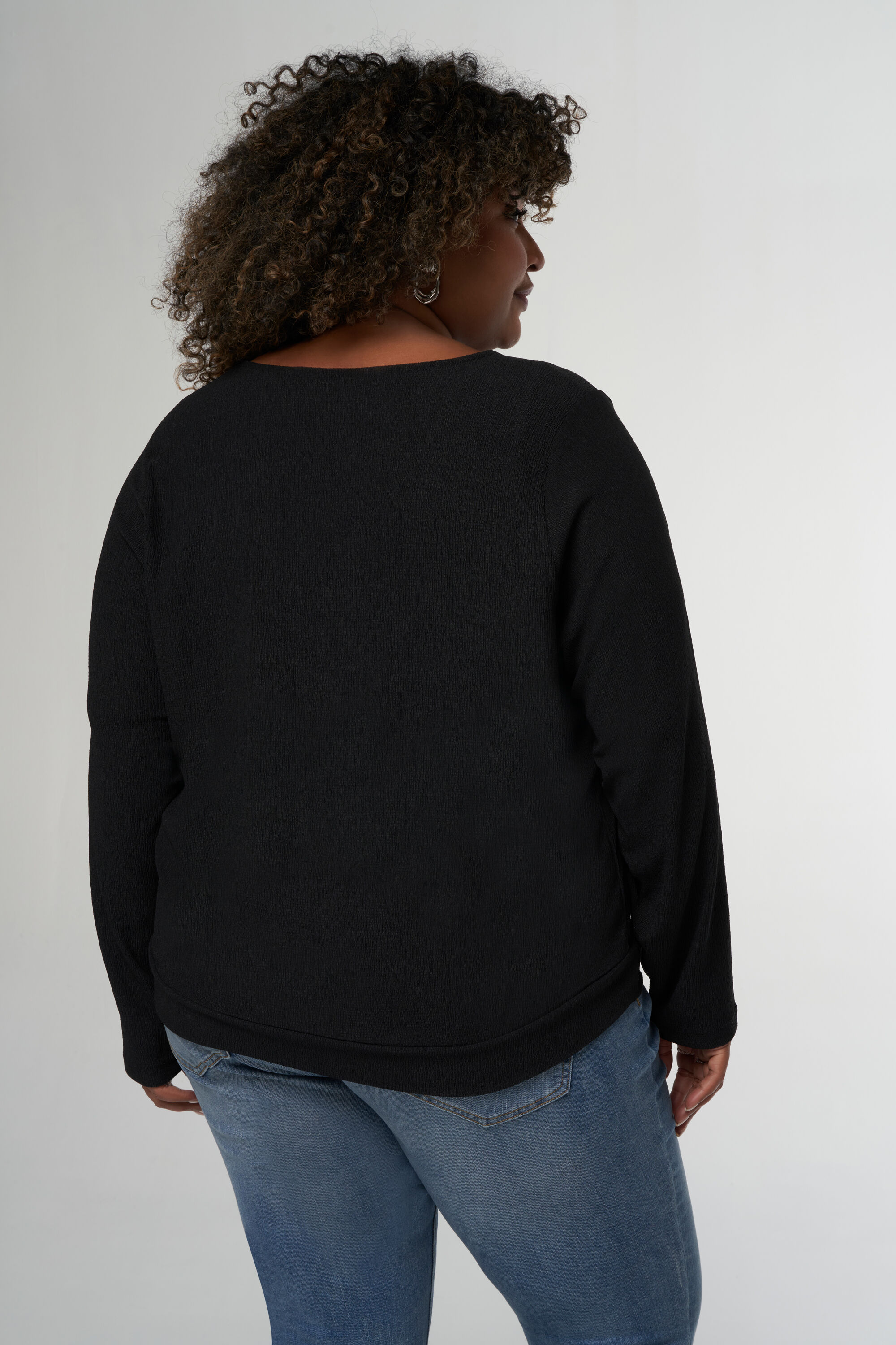 Top con estructura en el tejido image number 3