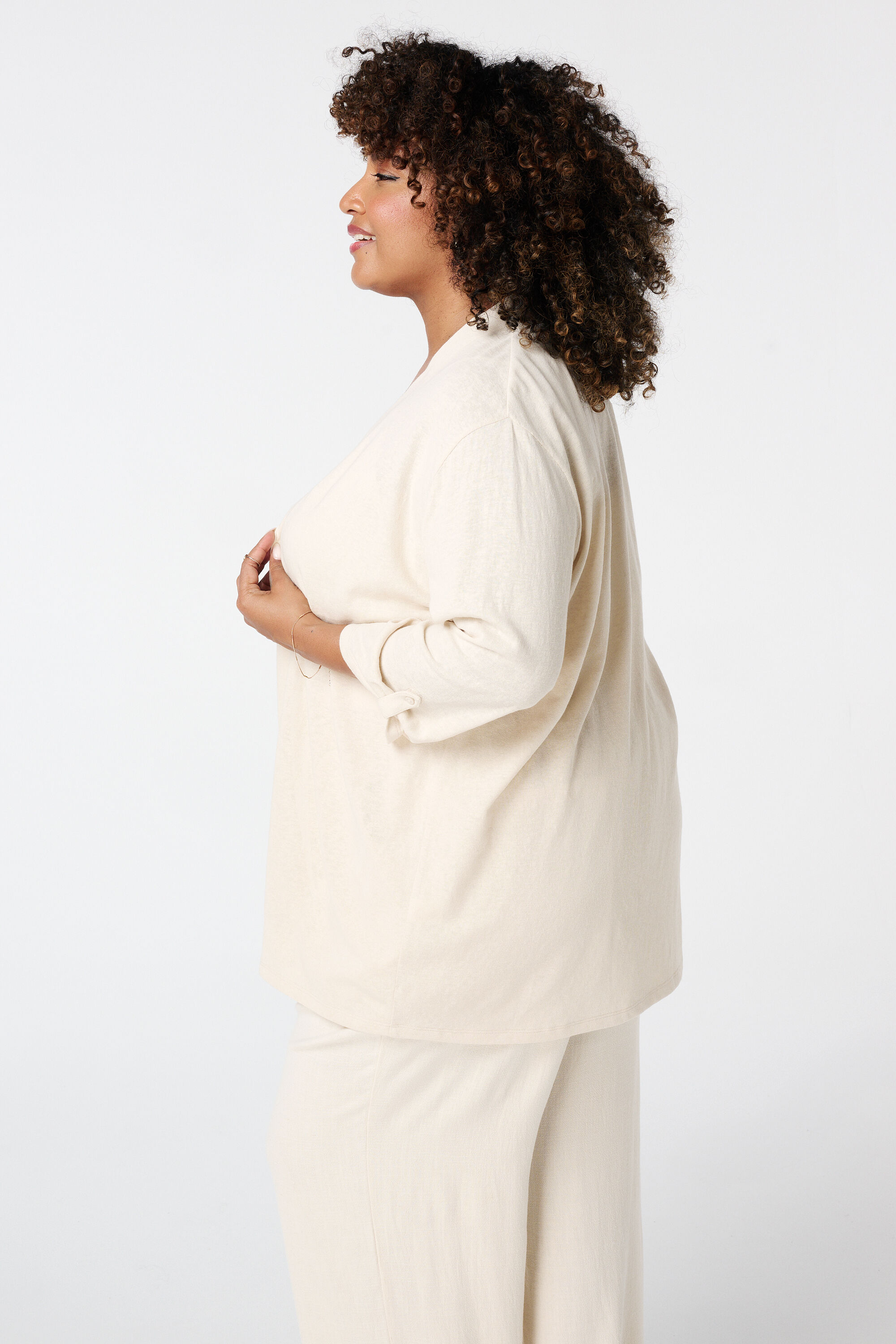 C&aacute;rdigan con manga tres cuartos image number 3