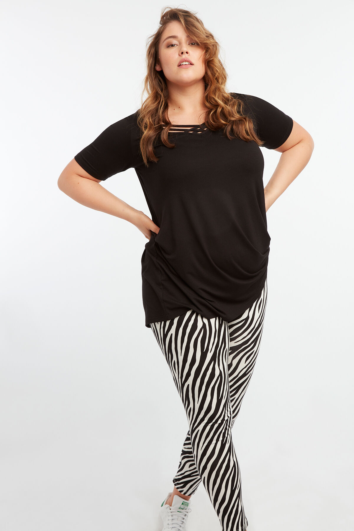 T&uacute;nica con tirantes cruzados image number 4