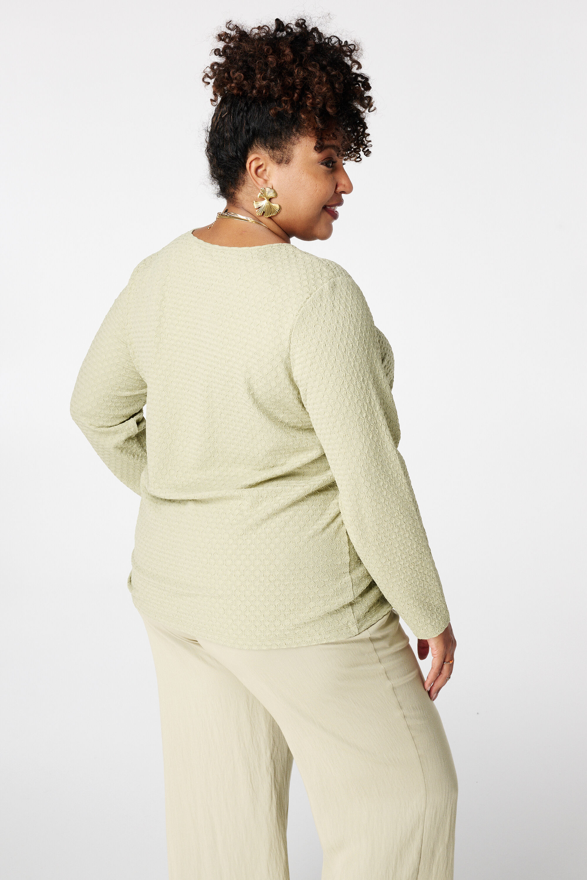 Top con detalle calado image number 3