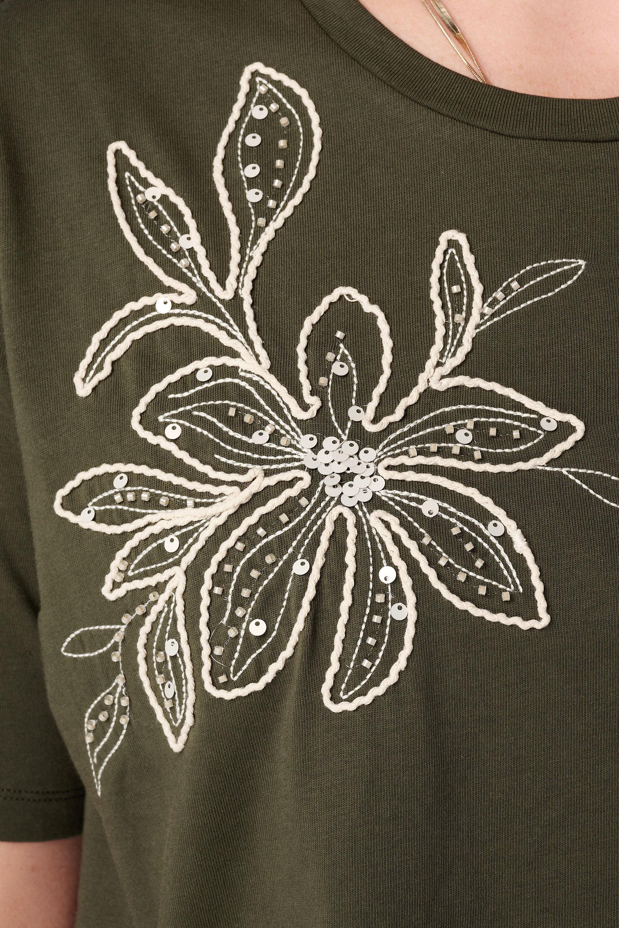 Camiseta con cuentas image number 6