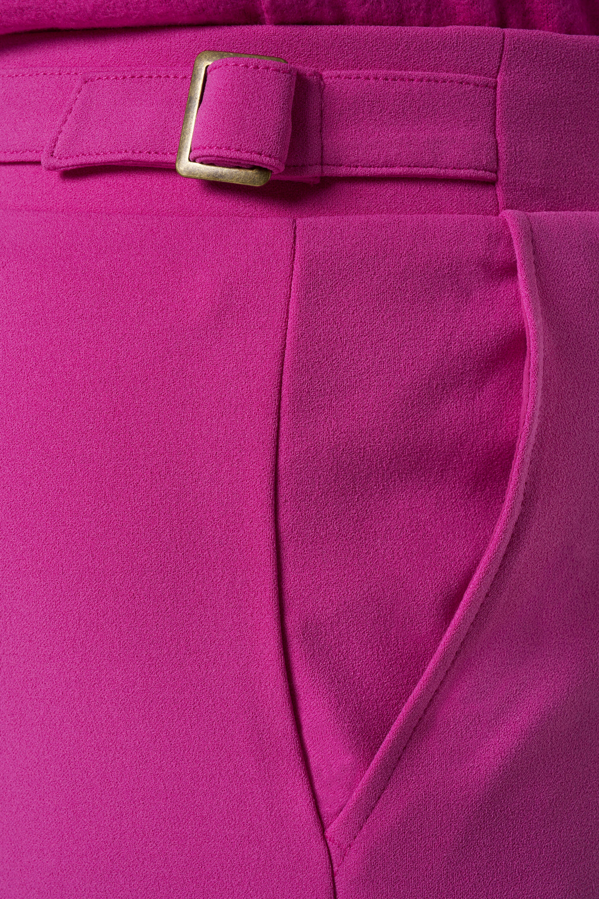 Pantalones el&aacute;sticos de corte recto image number 4