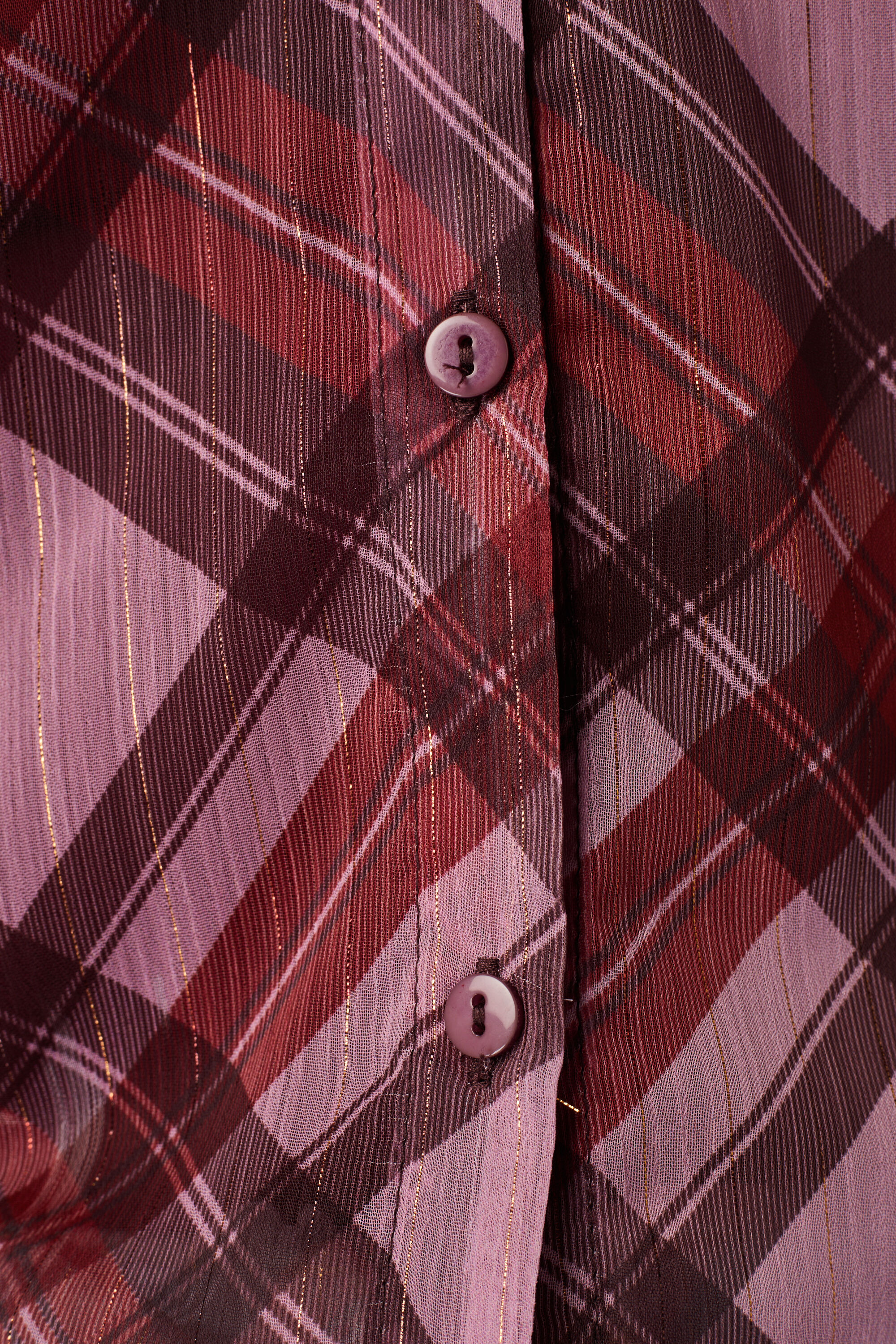 Blusa transparente de cuadros image number 4