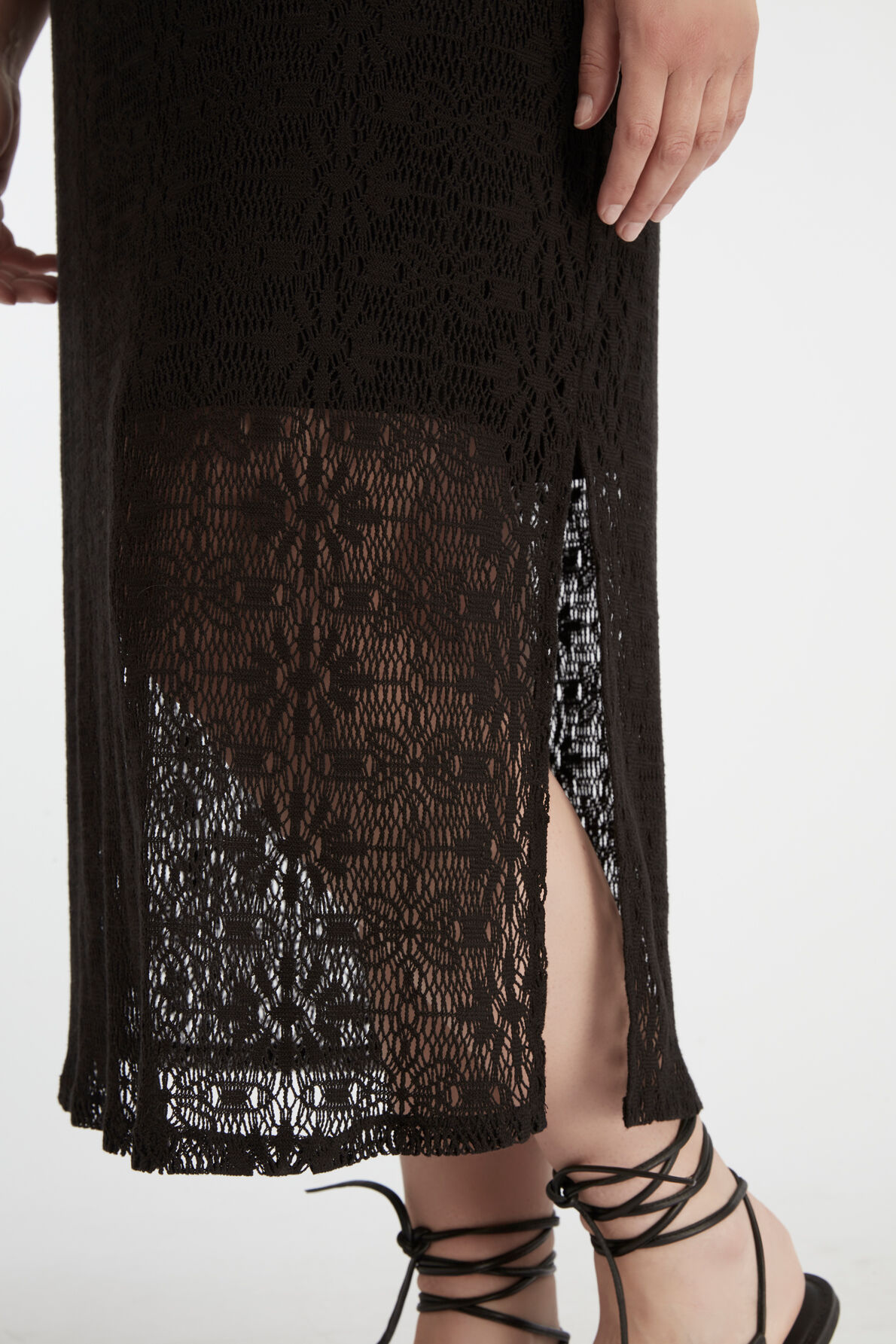 Vestido largo de encaje image number 3