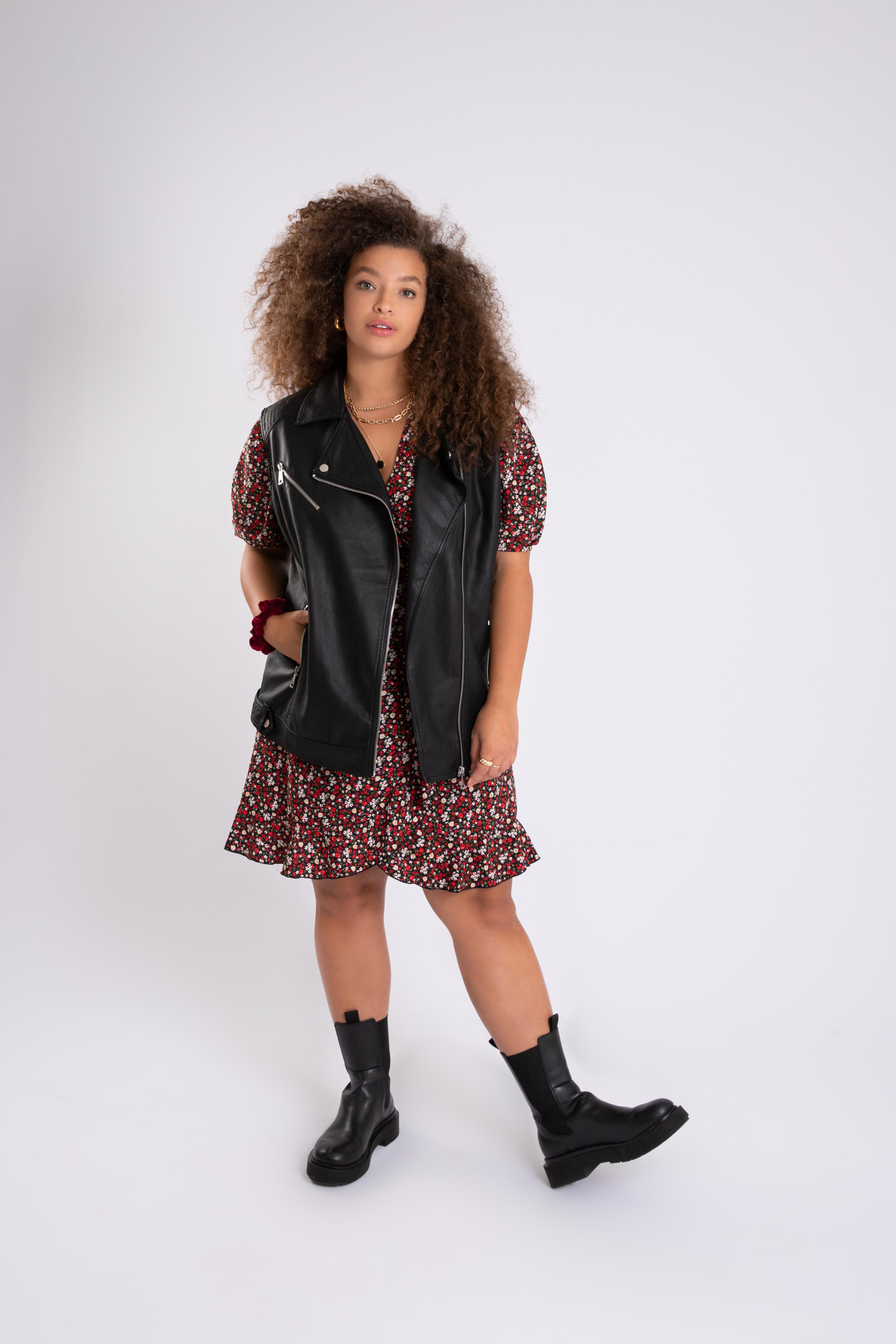 Chaleco de cuero sint&eacute;tico  image number 5