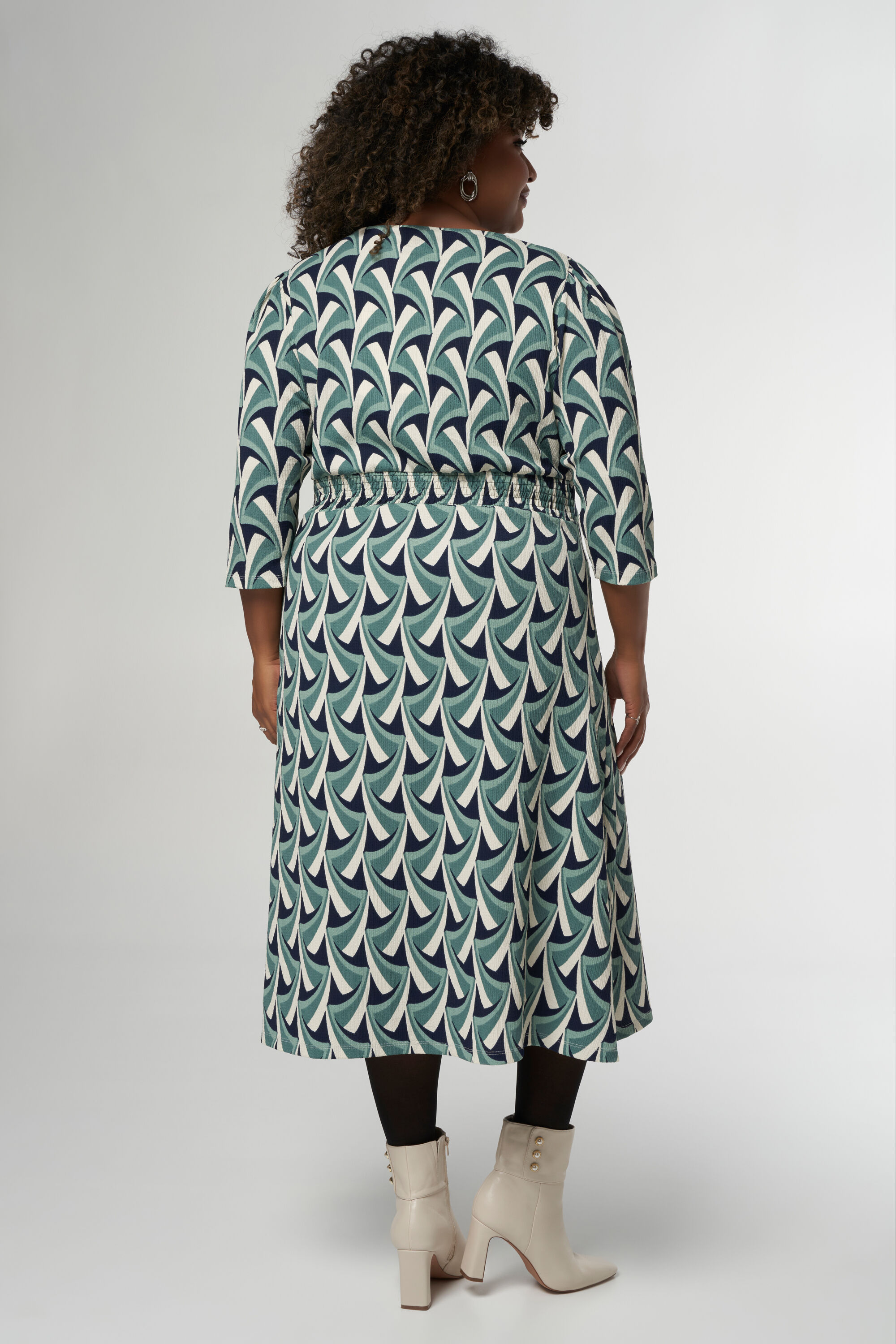 Vestido midi con estampado  image number 3
