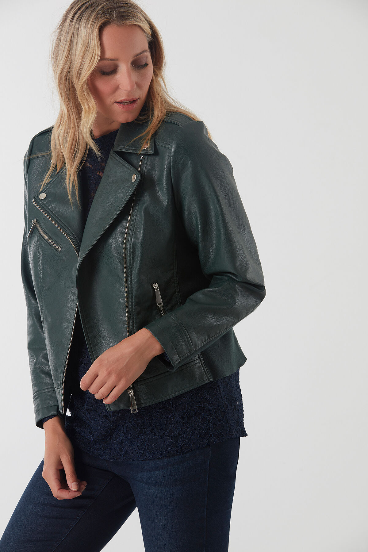 Chaqueta motera de cuero sint&eacute;tico image number 3