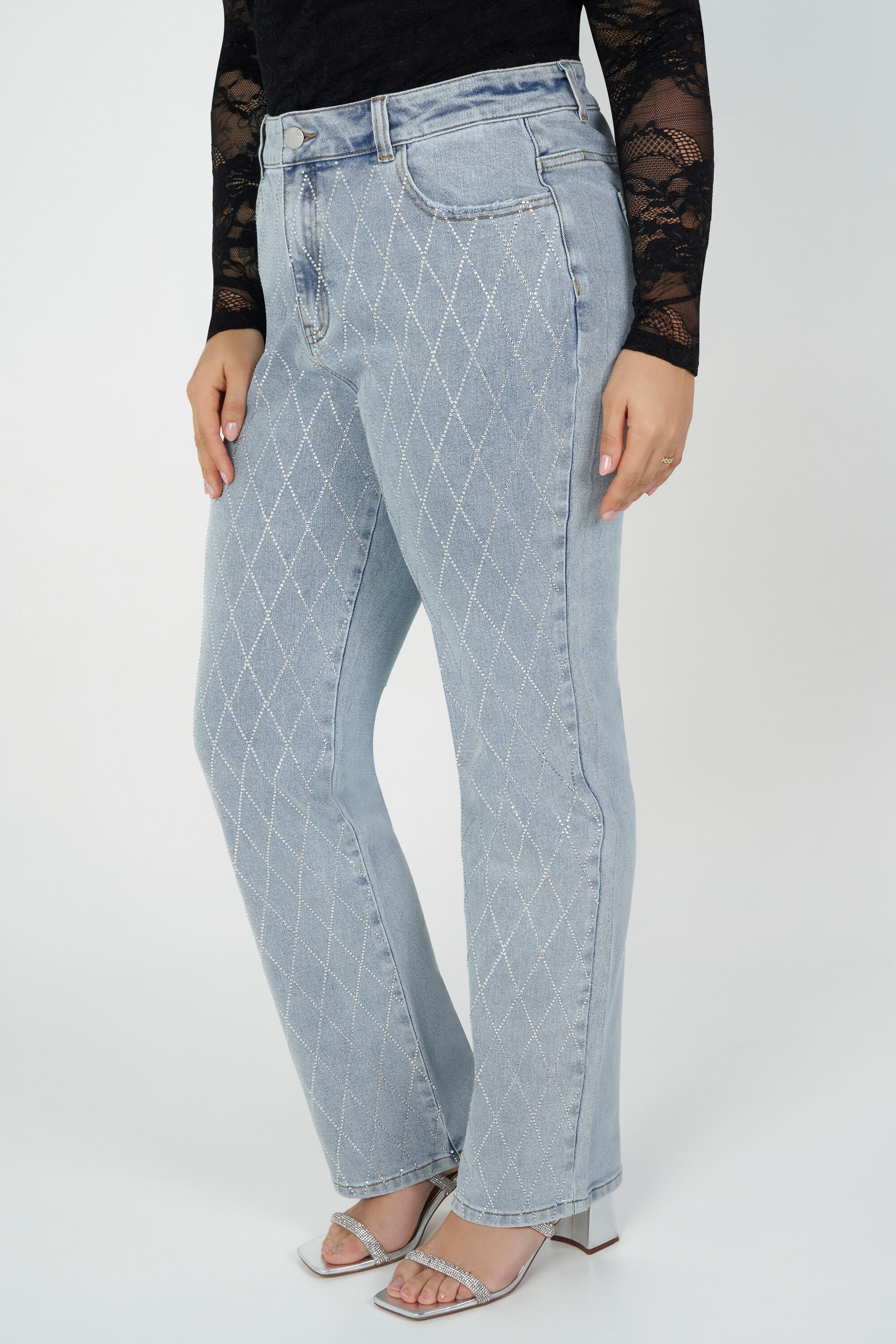 Vaqueros con peque&ntilde;os rombos image number 5