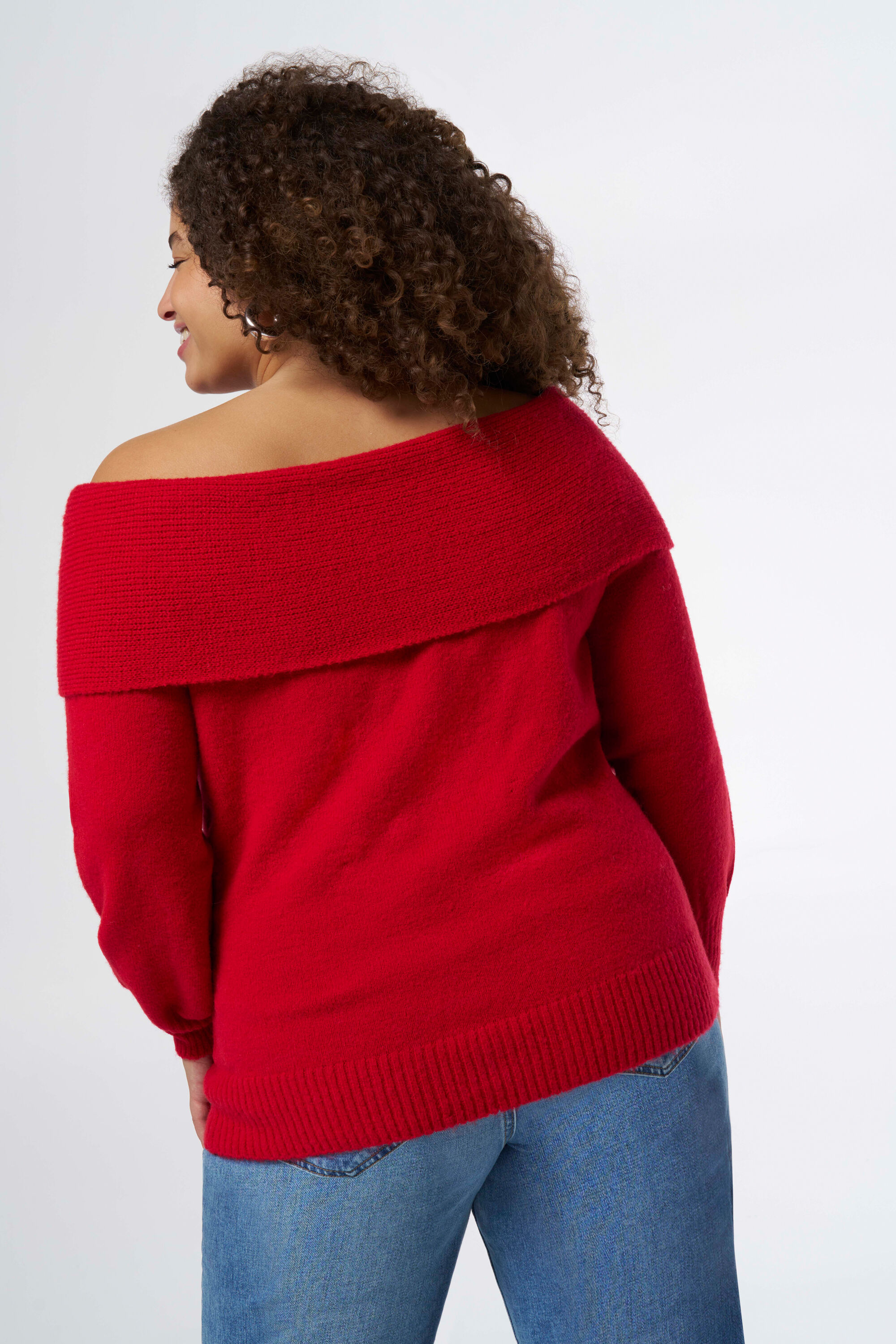 Jersey con los hombros descubiertos image number 3