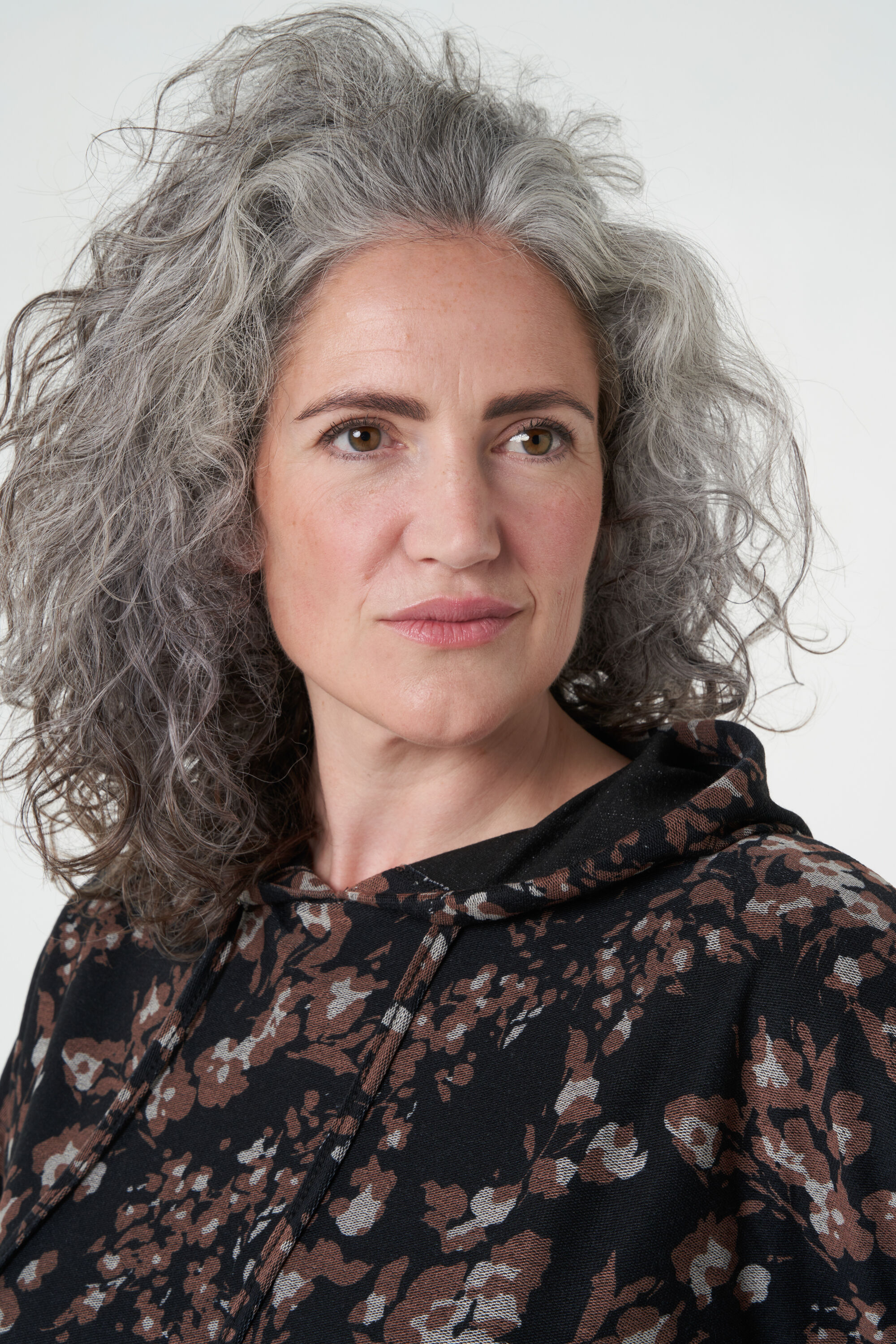 Vestido su&eacute;ter con capucha image number 7