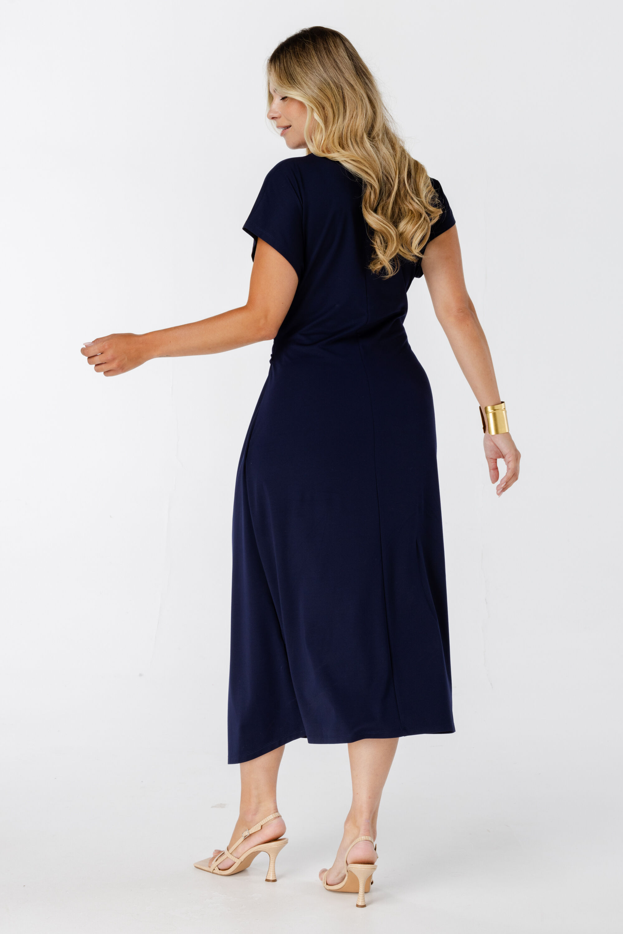 Vestido cruzado con detalles dorados image number 3