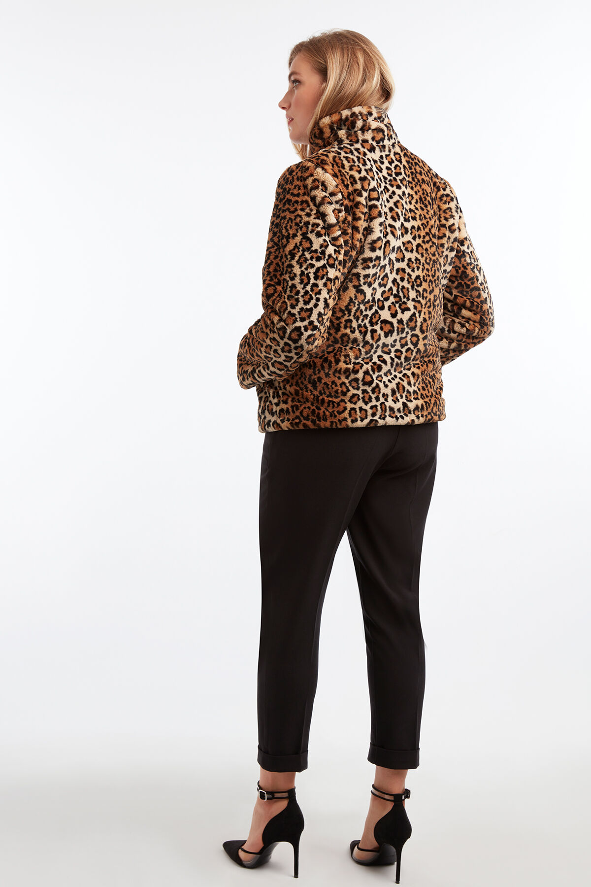 Abrigo de pelo sint&eacute;tico image number 4