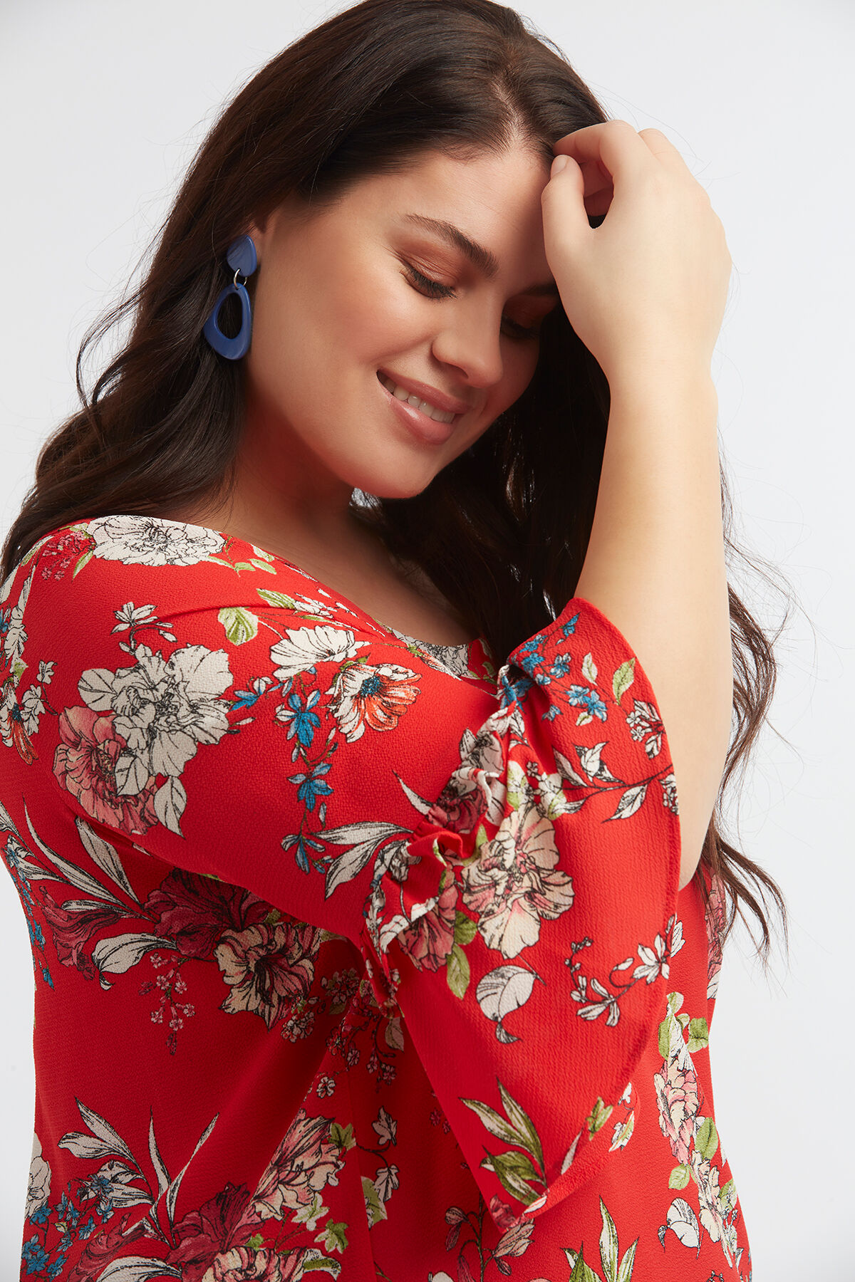 Blusa con estampado floral image number 5