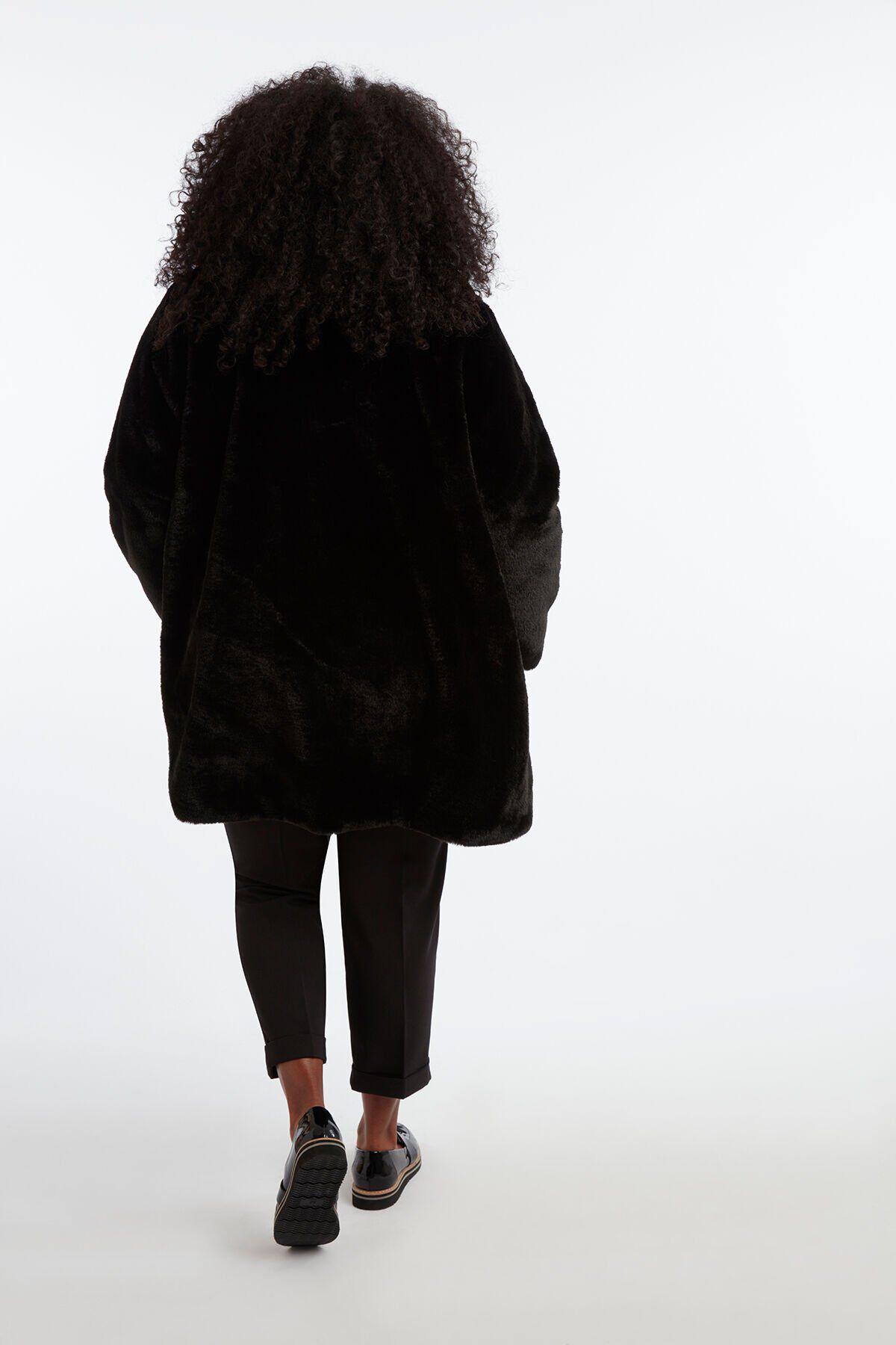 Abrigo de pelo sint&eacute;tico image number 6