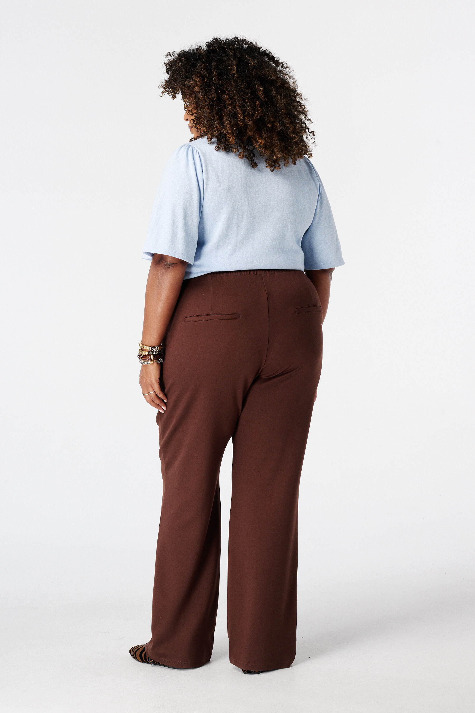 Pantal&oacute;n wide leg con cintura el&aacute;stica image number 3