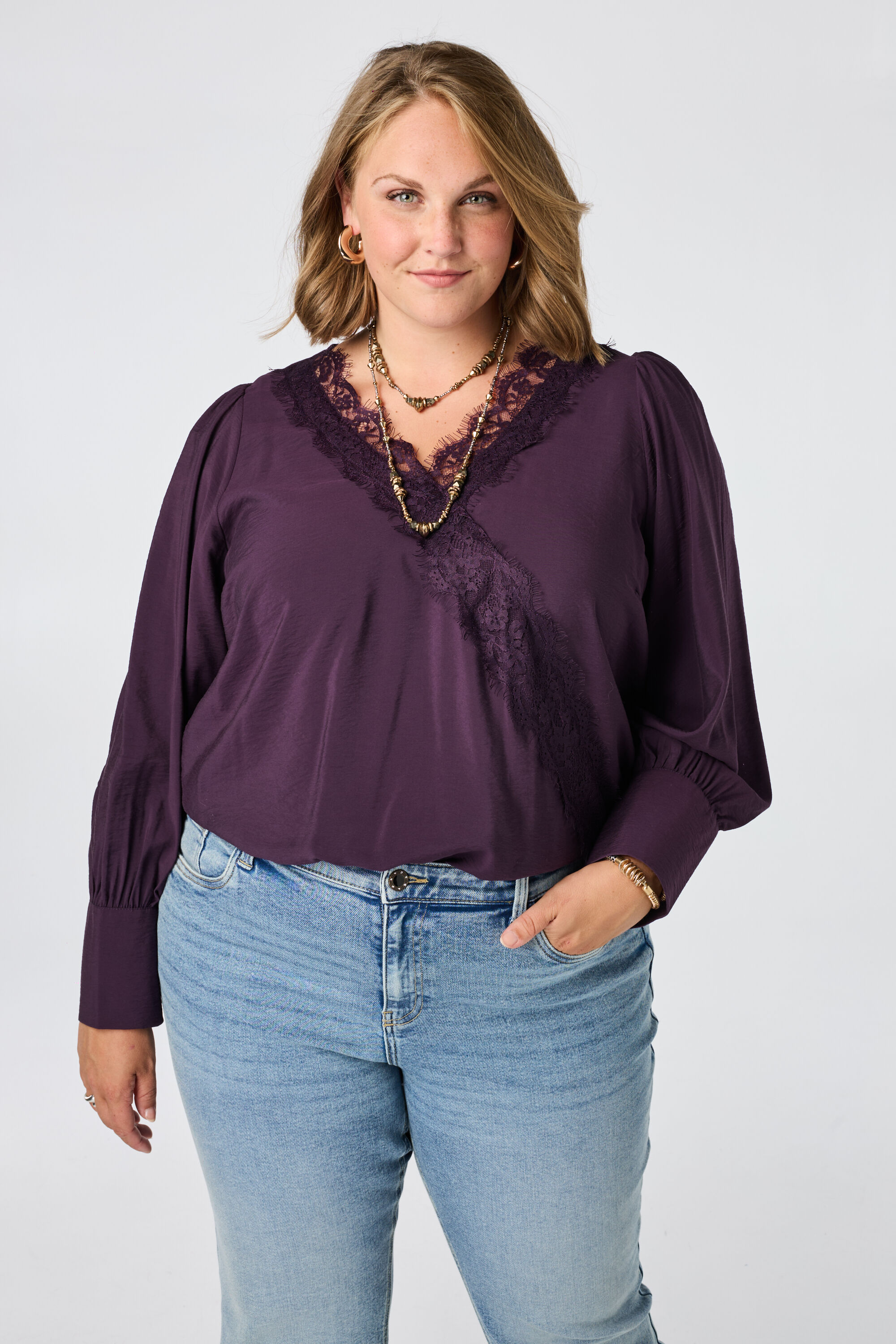 Blusa con detalles de encaje
