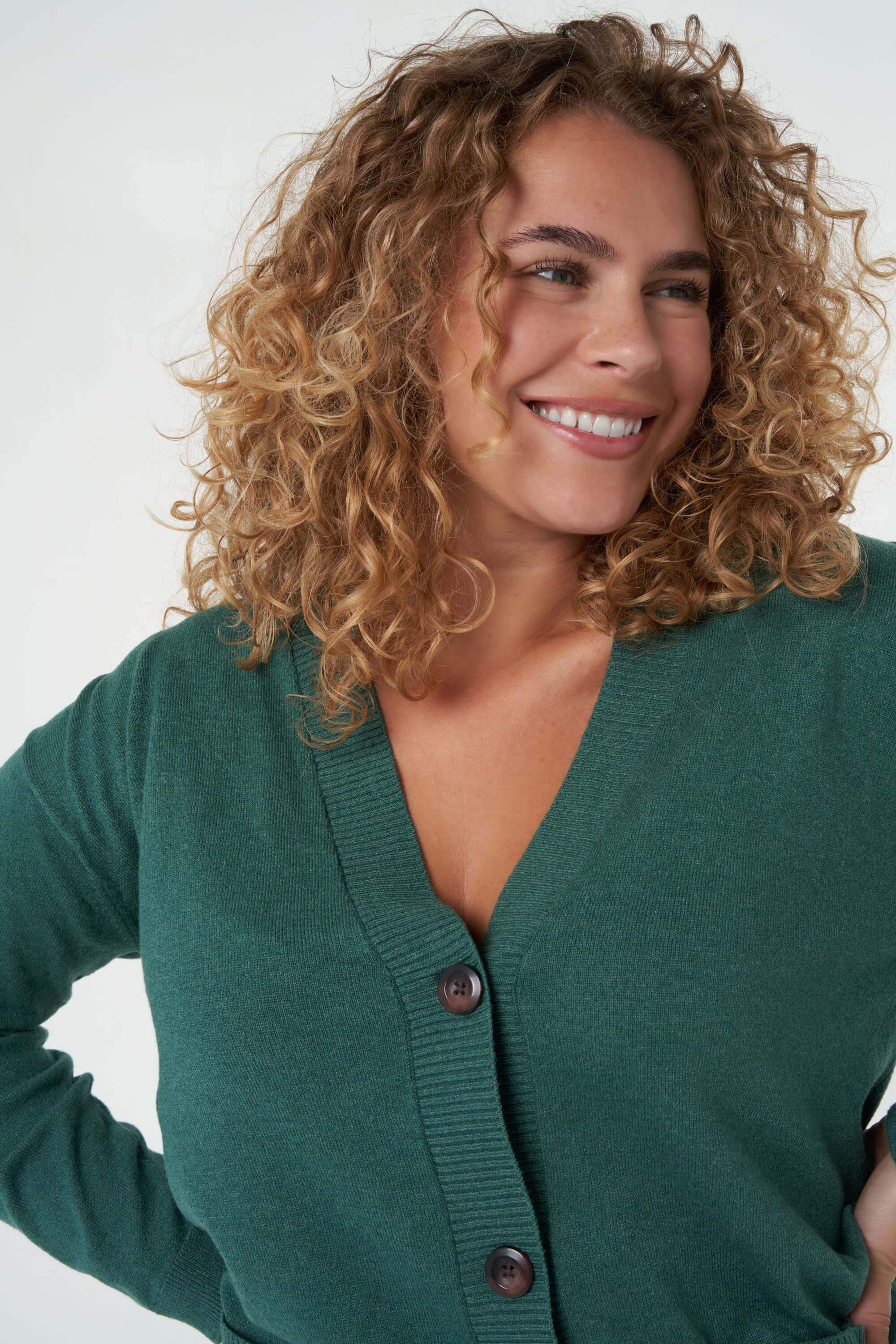 C&aacute;rdigan de punto con botones image number 0