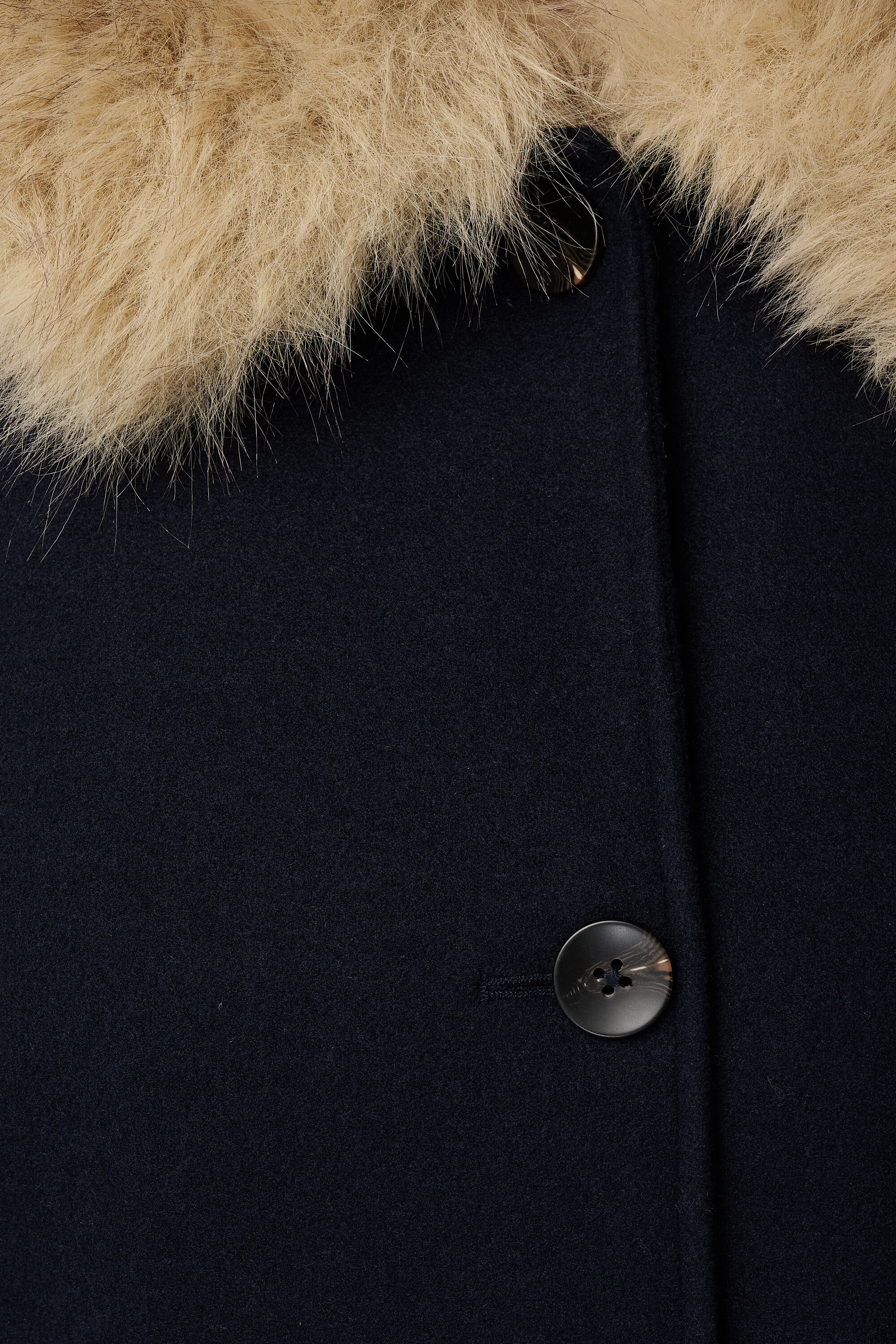 Abrigo con cuello de pelo sint&eacute;tico image number 6
