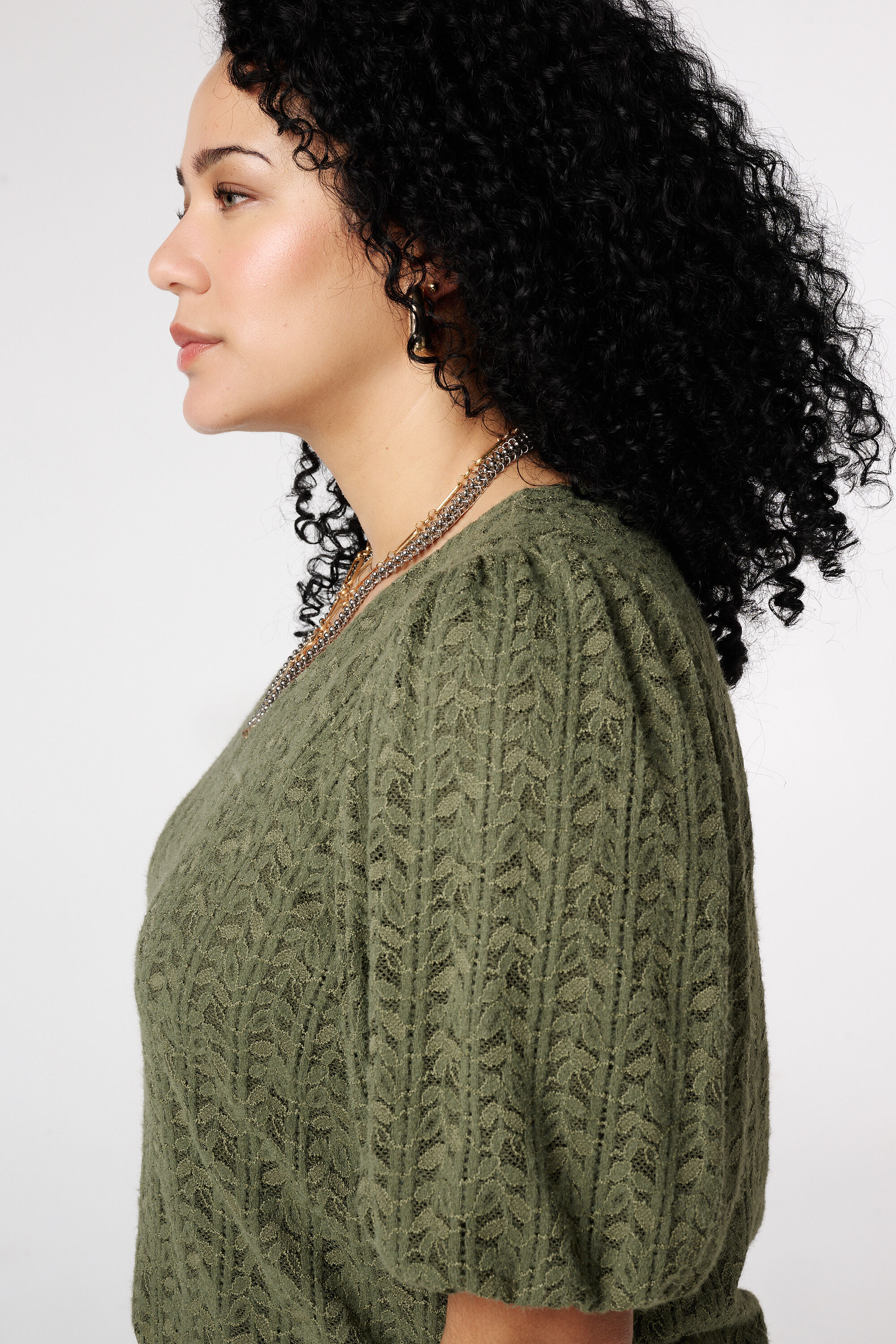 Top de encaje con mangas abullonadas image number 4