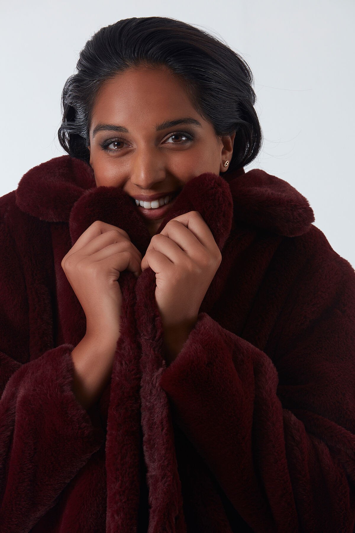 Abrigo de pelo sint&eacute;tico image number 5