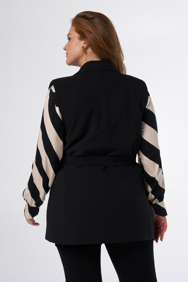 Chaleco con cinto image number 3