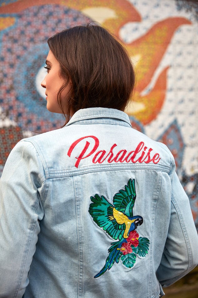 Chaqueta vaquera con estampado image number 0