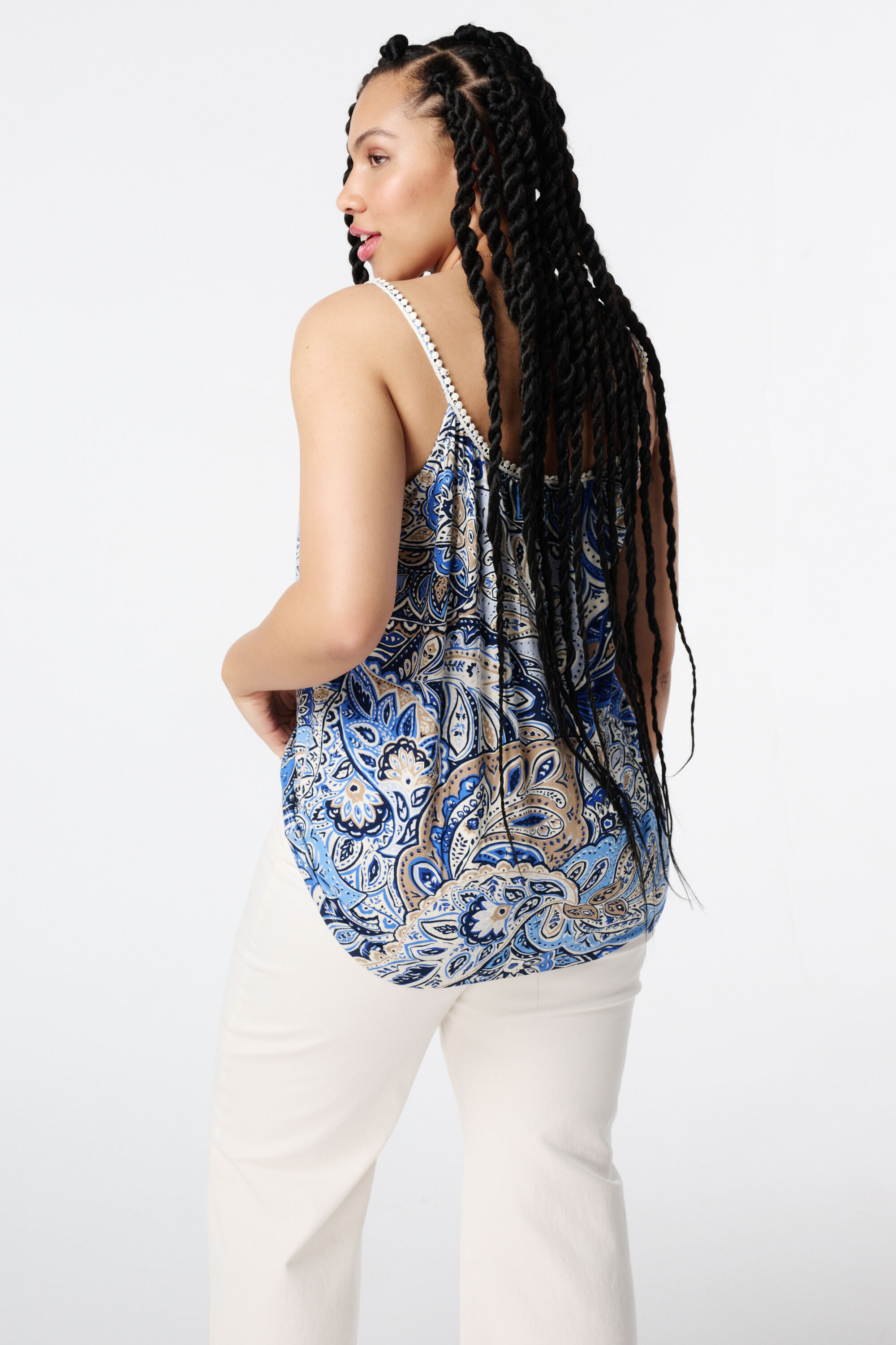 Top con detalles de ganchillo image number 3