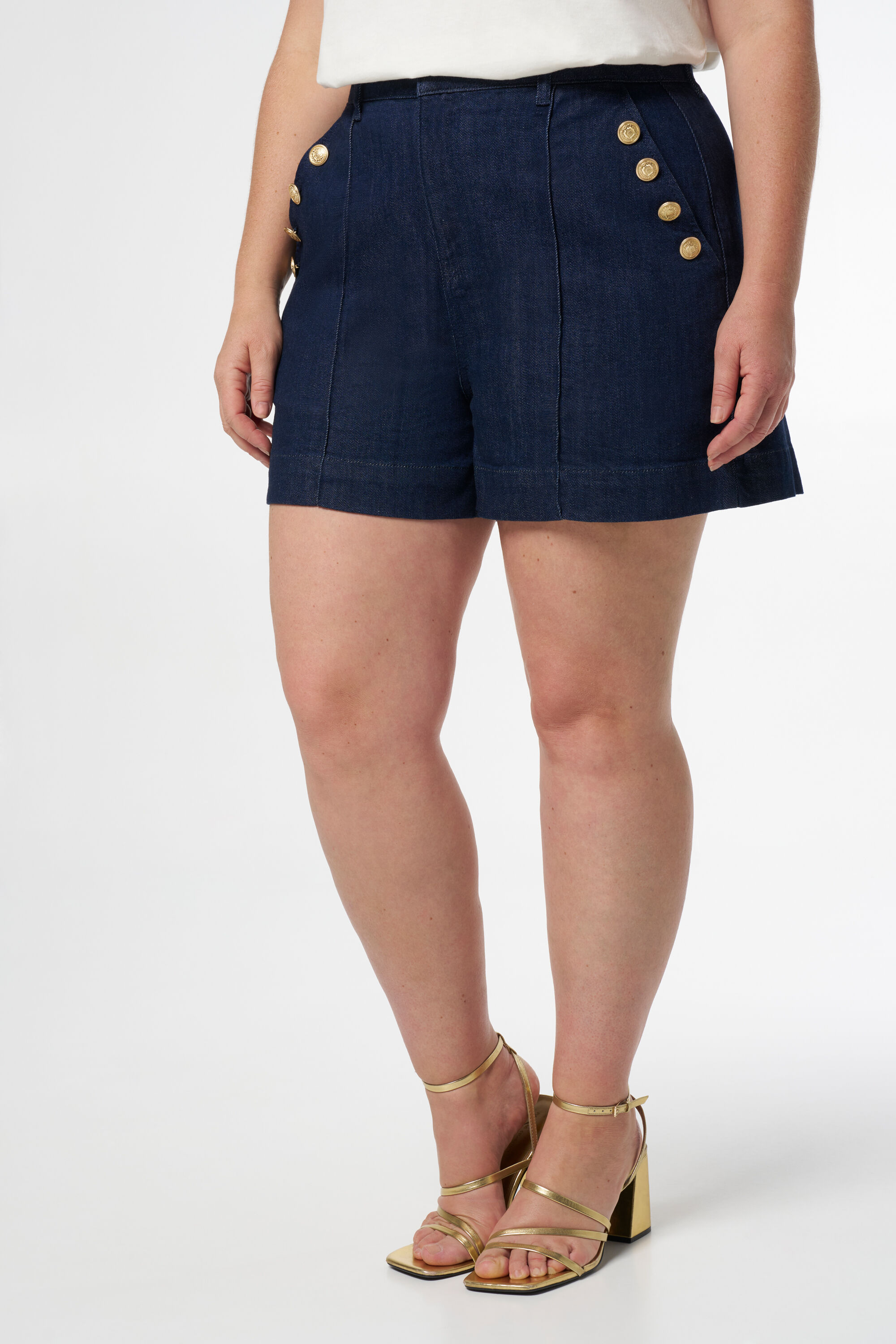 Shorts con botones online