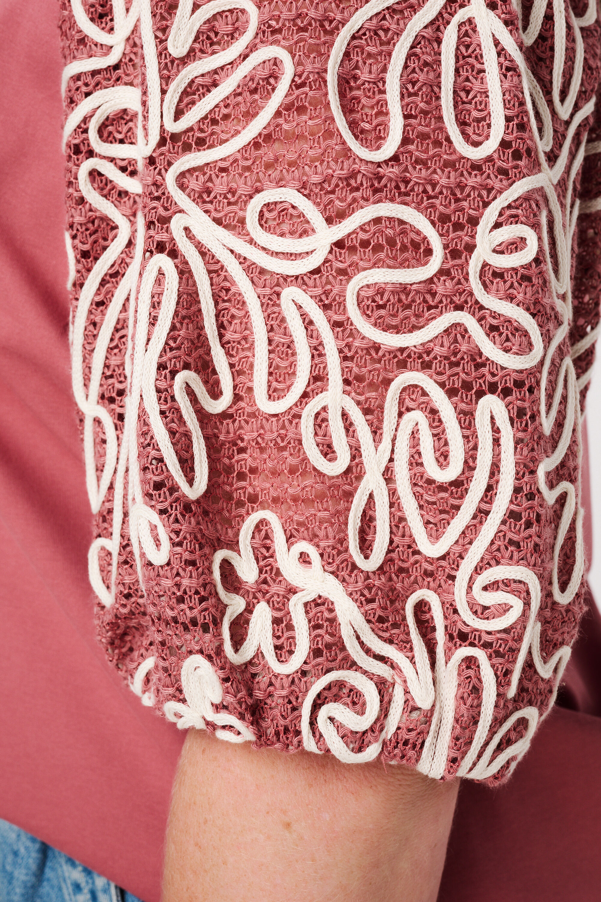 Camiseta con mangas bordadas image number 6