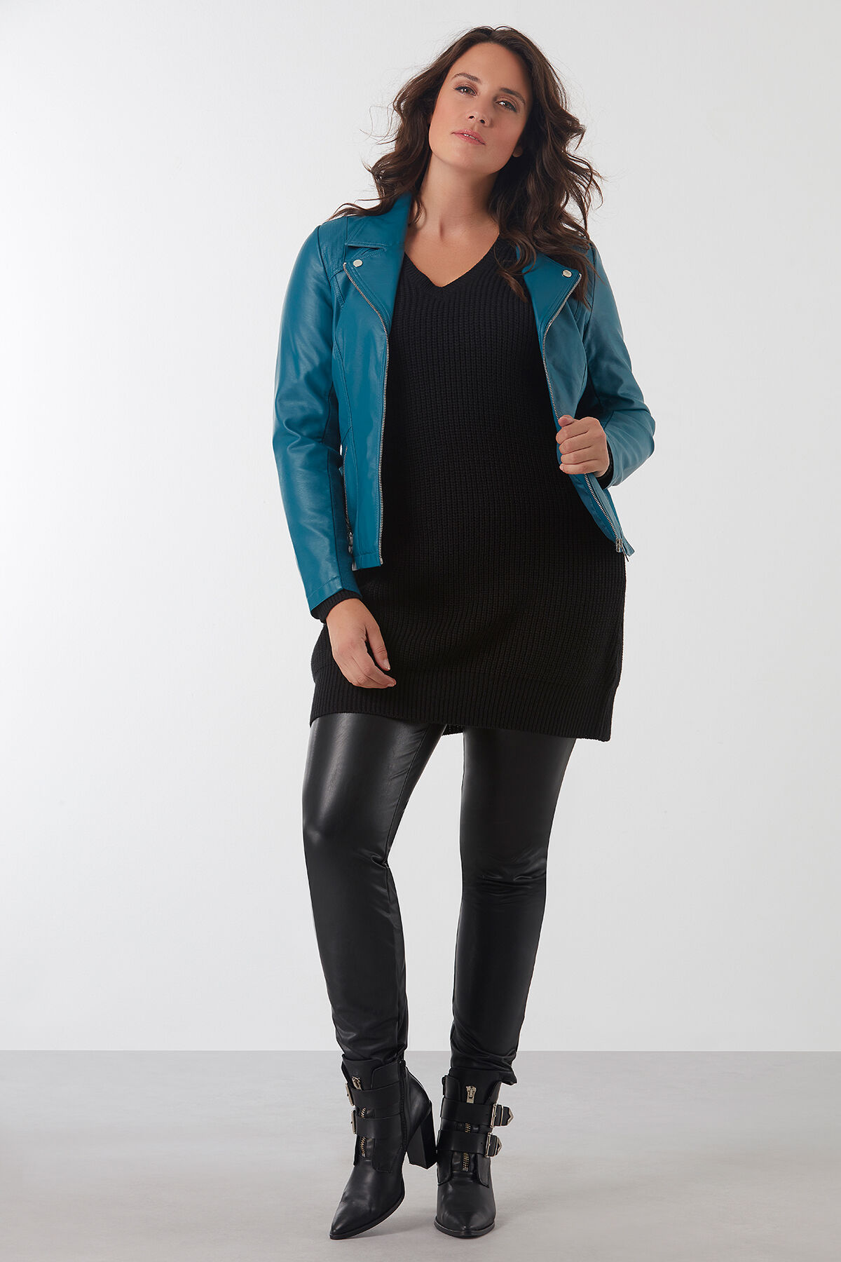 Chaqueta de cuero sint&eacute;tico image number 3