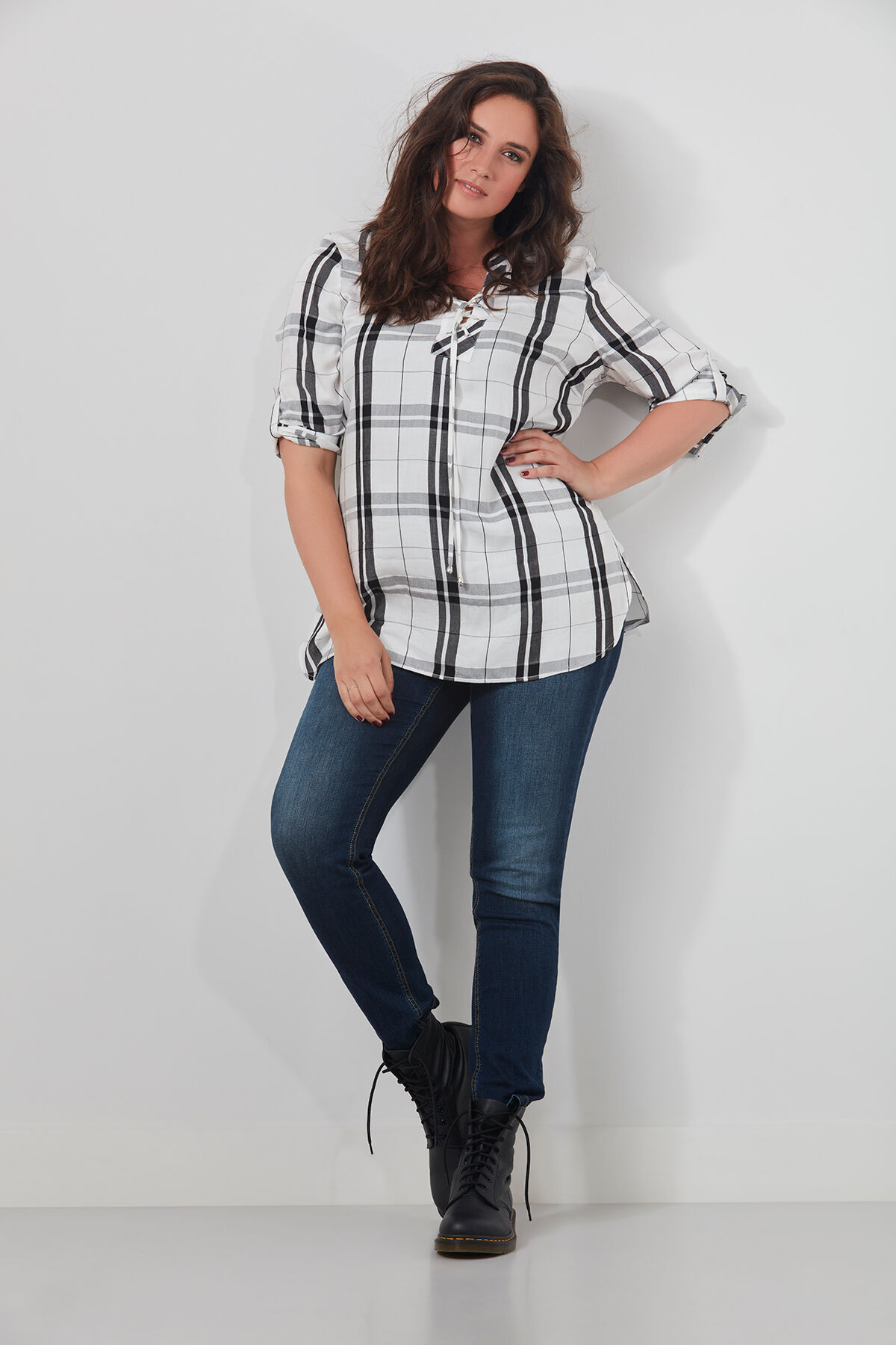 Blusa a cuadros image number 3