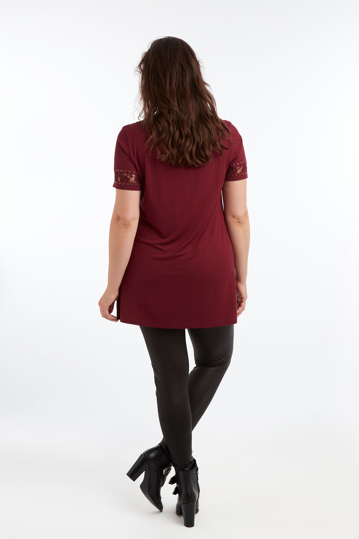 T&uacute;nica con detalle de encaje image number 5