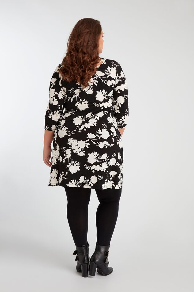 Vestido tipo túnica estampado image number 4