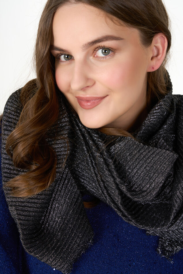 Bufanda con detalles plateados image number 2