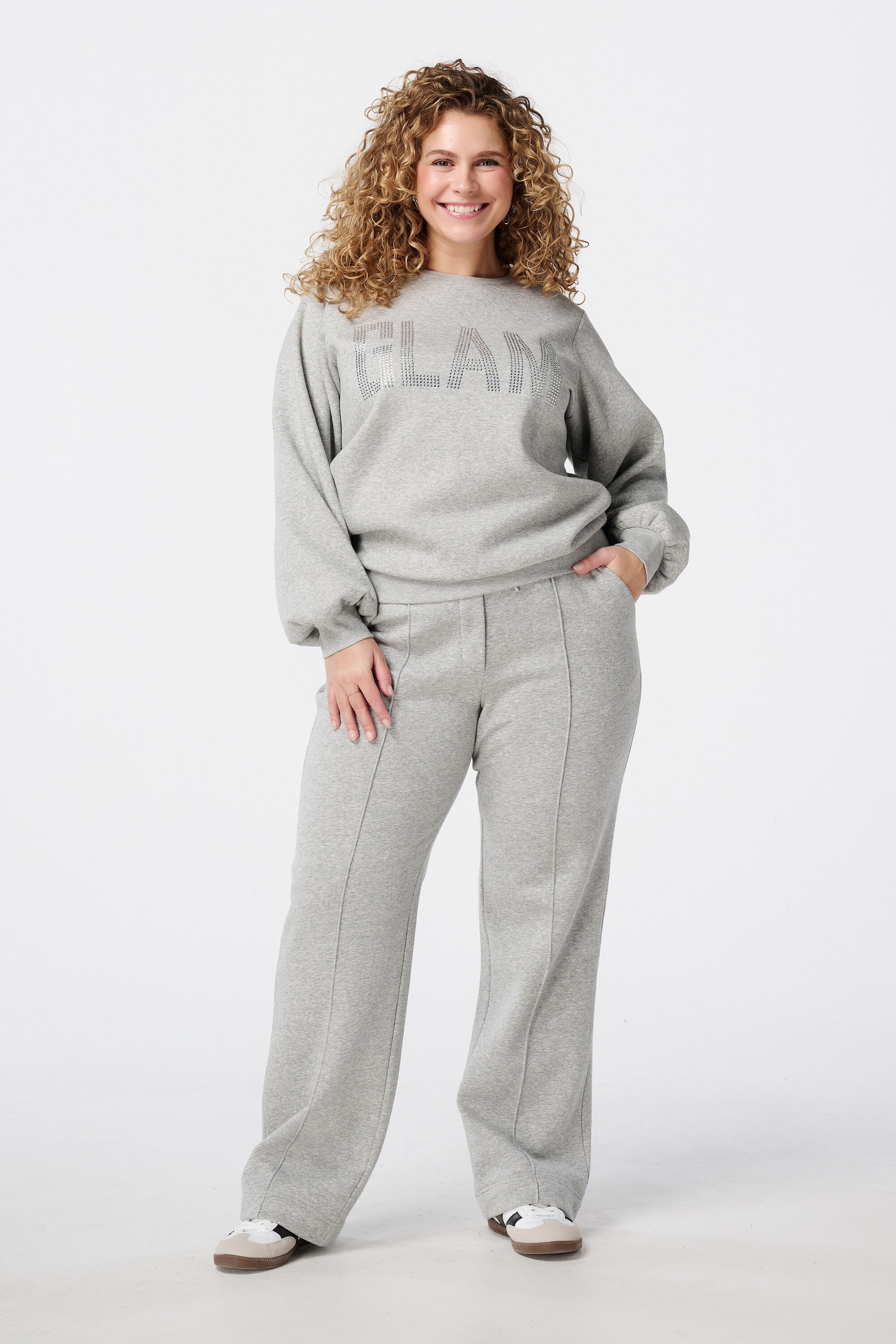 Su&eacute;ter con brillantes image number 5