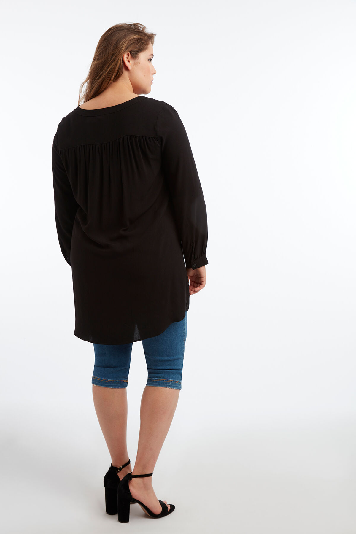 Blusa tipo t&uacute;nica image number 4