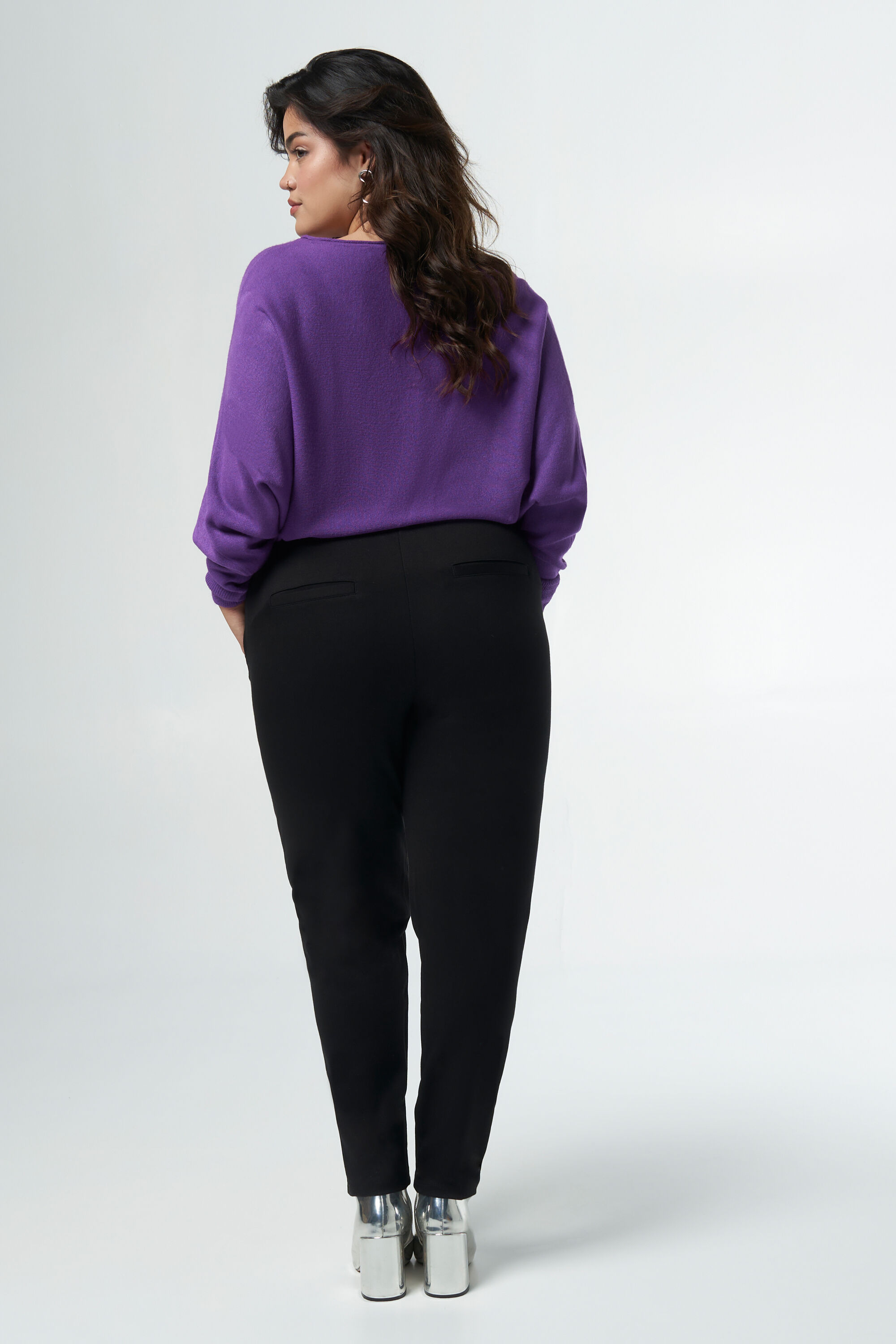 Pantalones con cinto image number 3