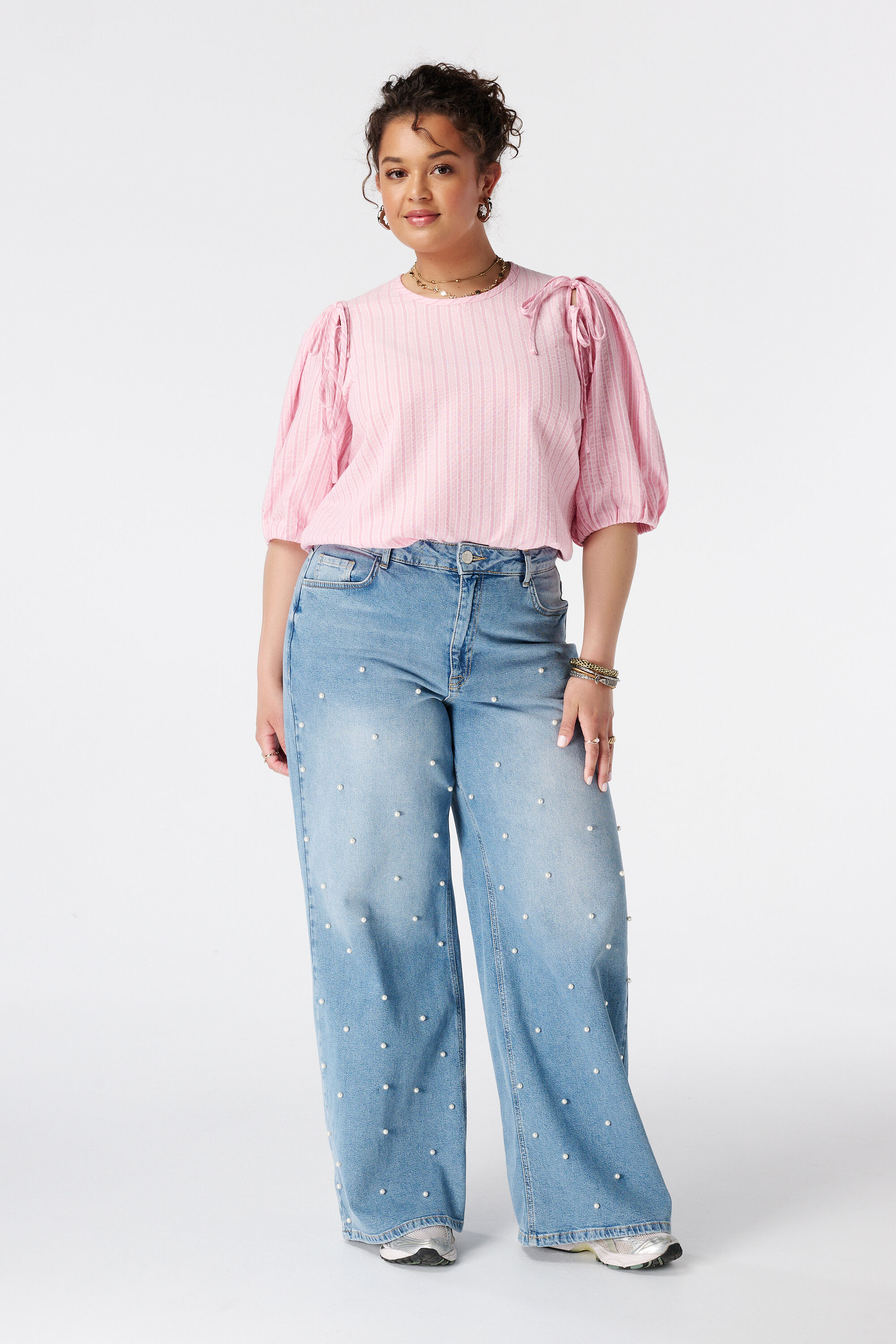 Blusa con lazos image number 5