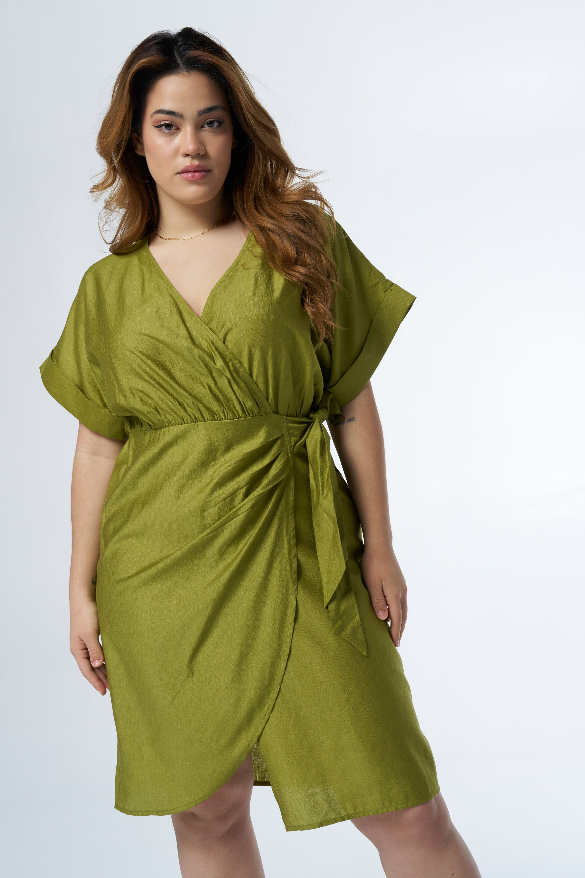 Vestido con detalle de lazo image number 6