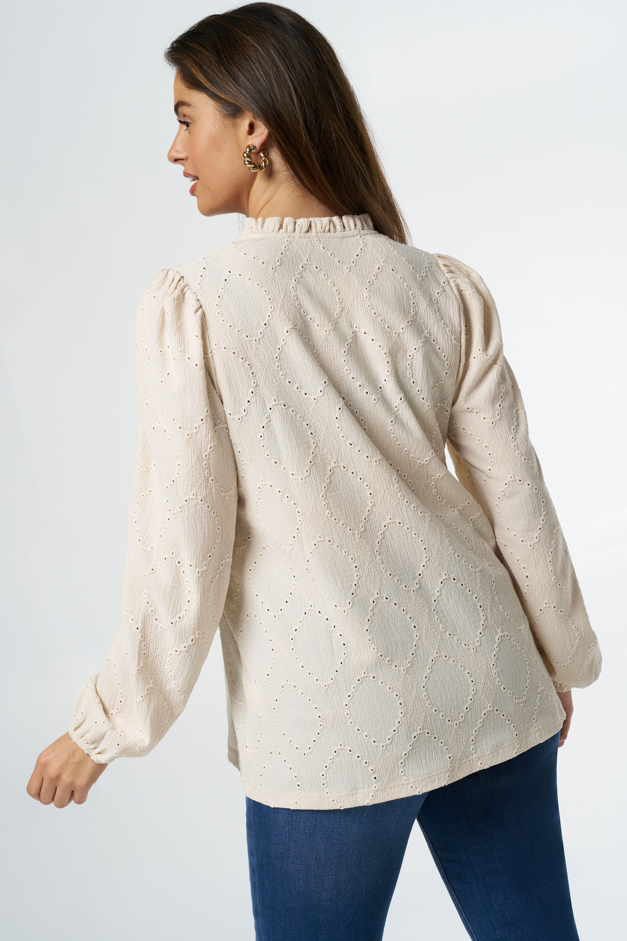 Top con bordado image number 3