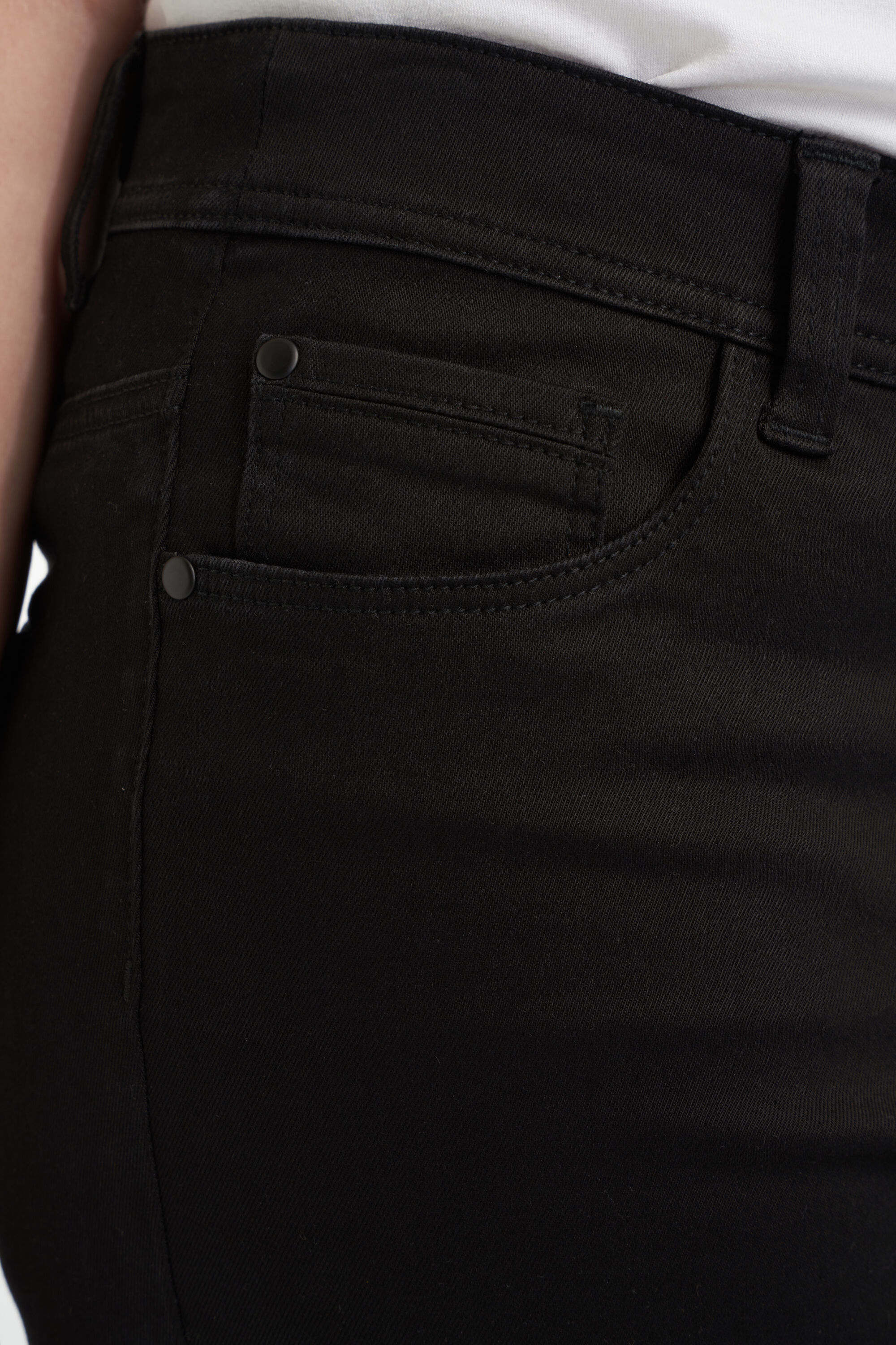 Vaqueros de pernera estrecha SHAPES image number 6