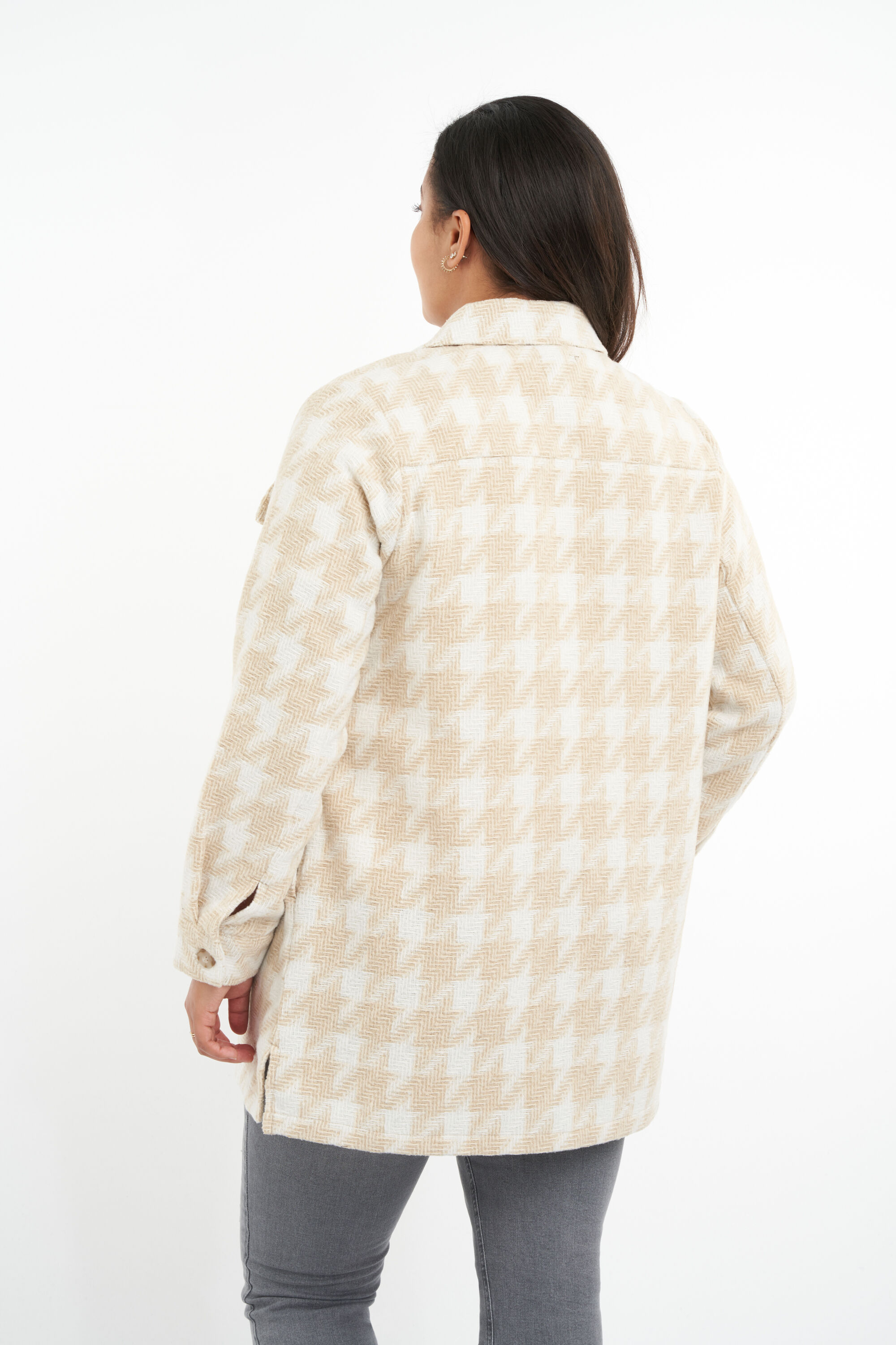 Sobrecamisa con estampado pata de gallo image number 4