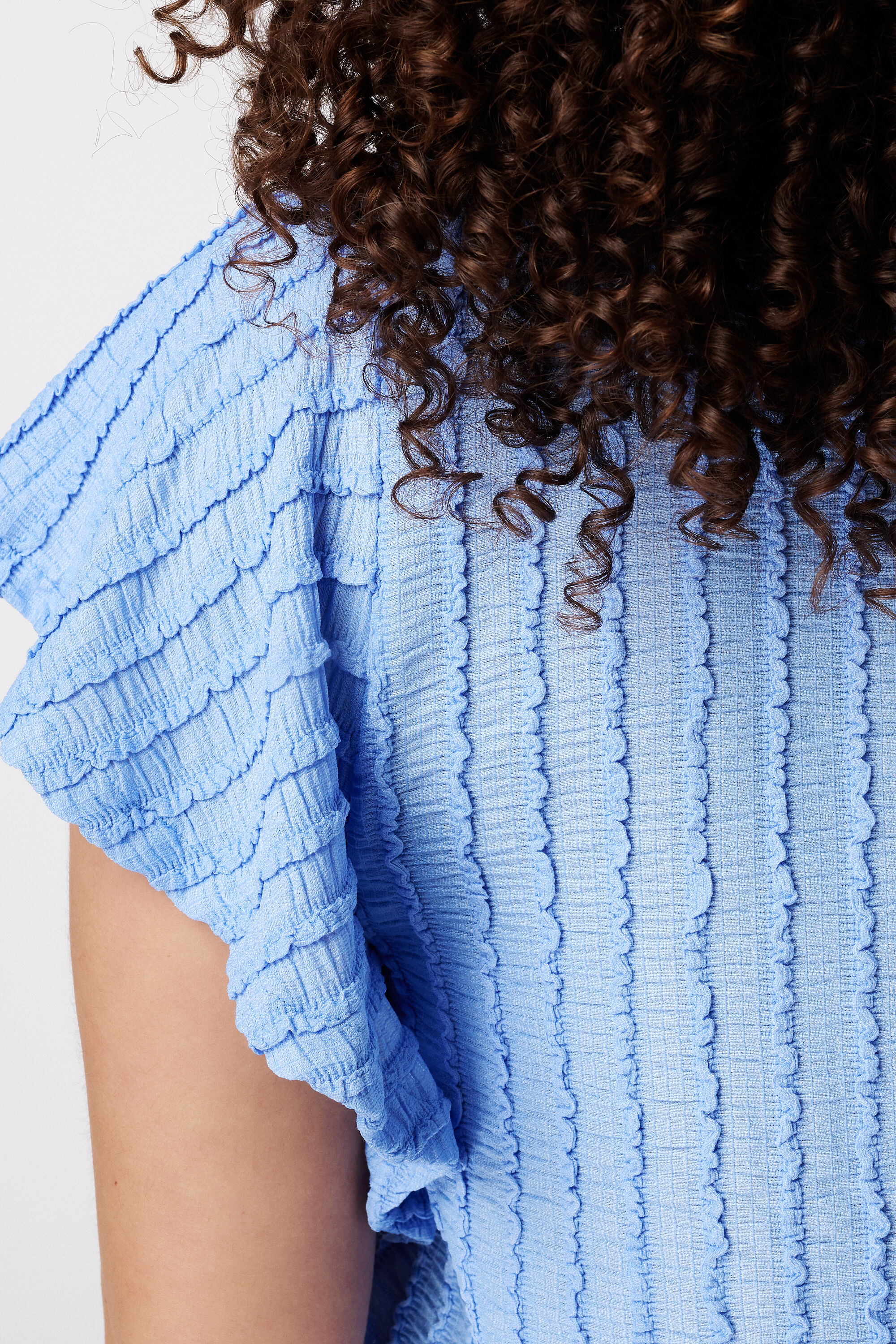 Top con mangas mariposa image number 6